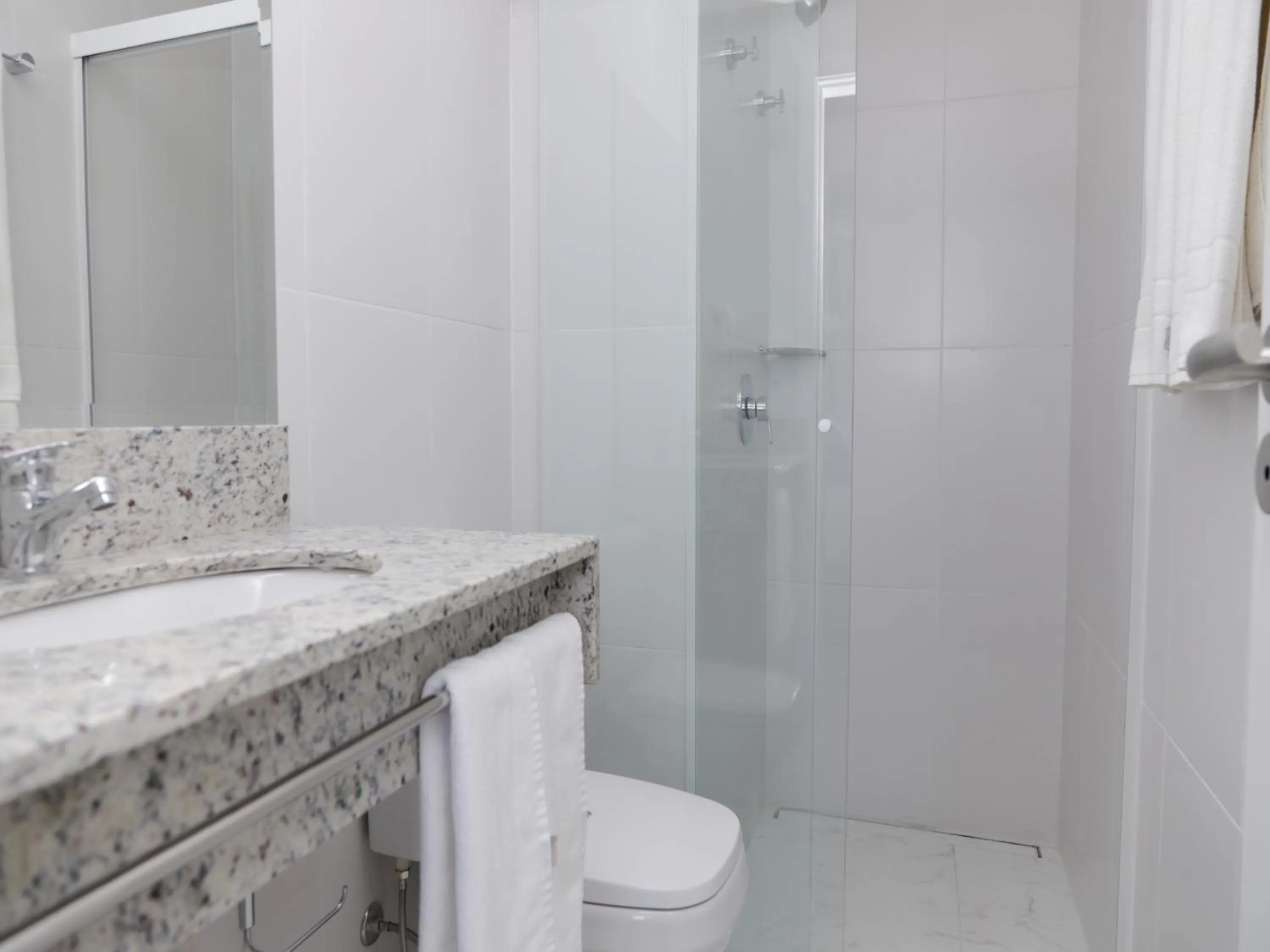 Bathroom in Slim Curitiba João Bettega