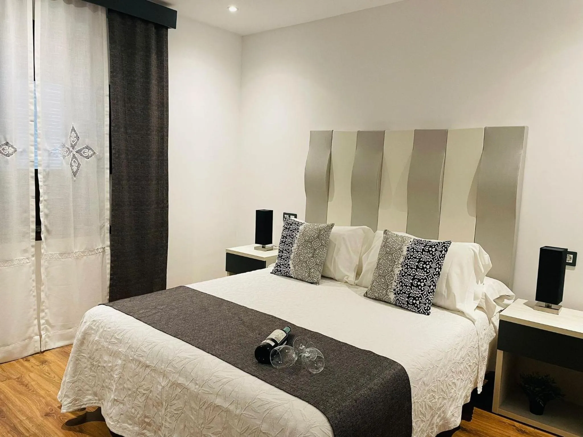 Bedroom, Bed in Hotel QB Almagro Centro