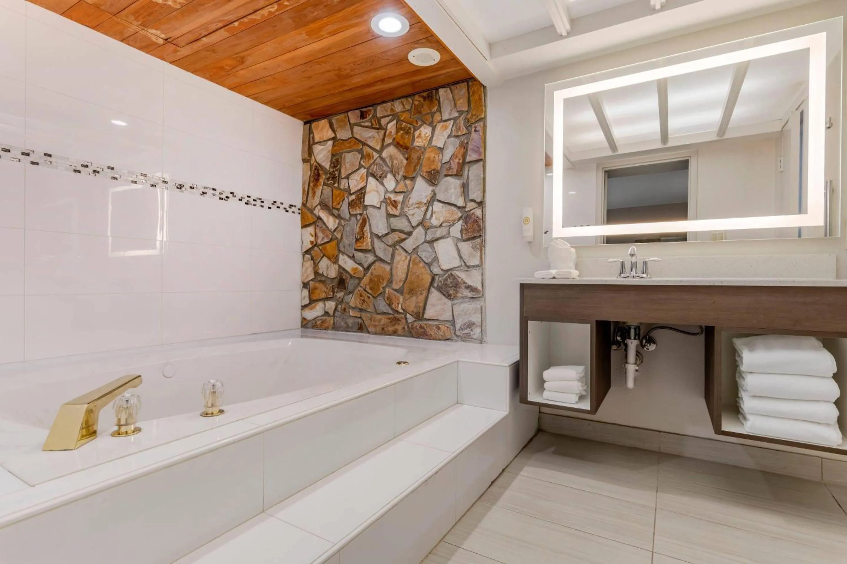 Bedroom in Comfort Inn & Suites Clemson - University Area