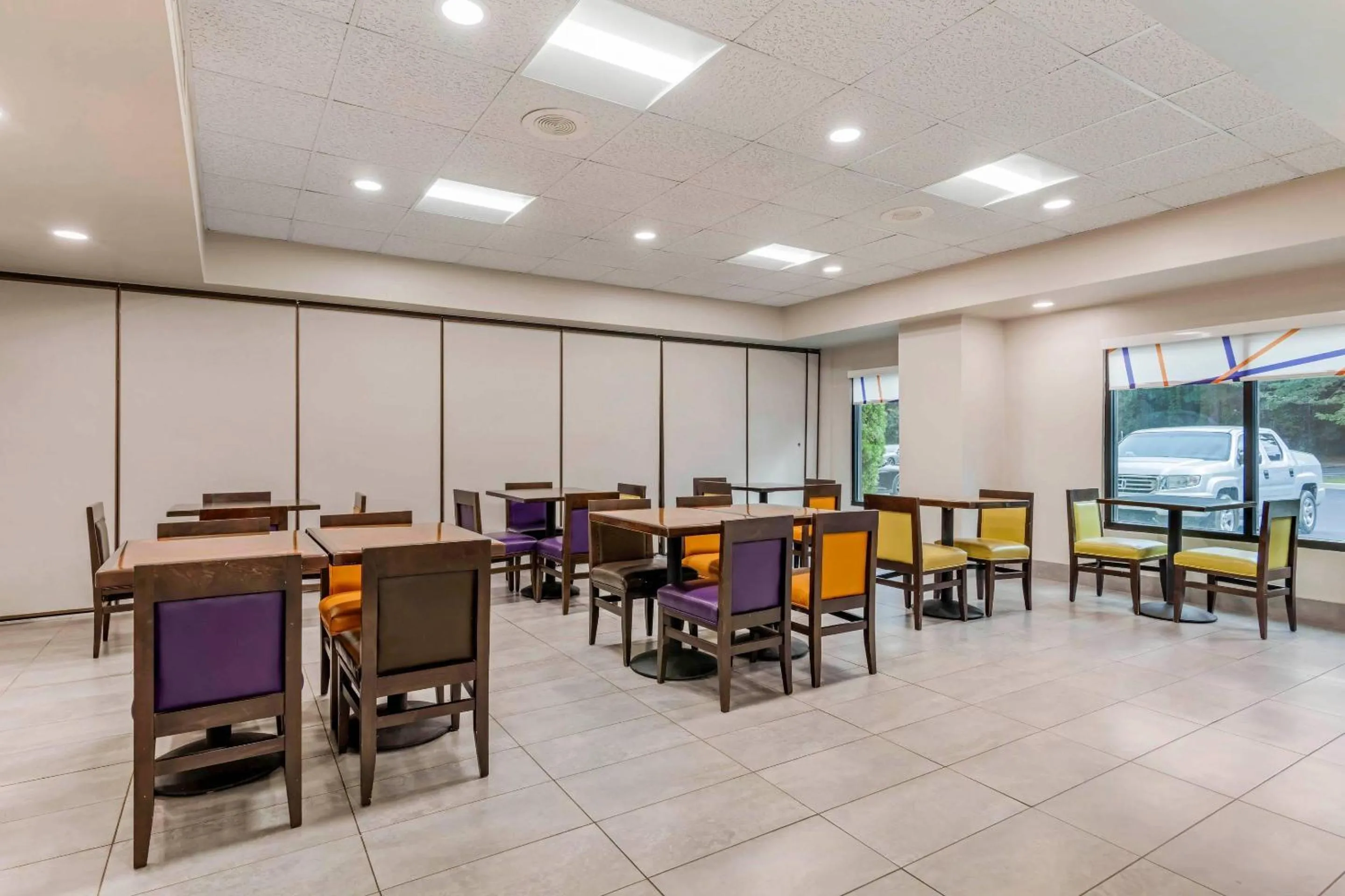 Breakfast in Comfort Inn & Suites Clemson - University Area