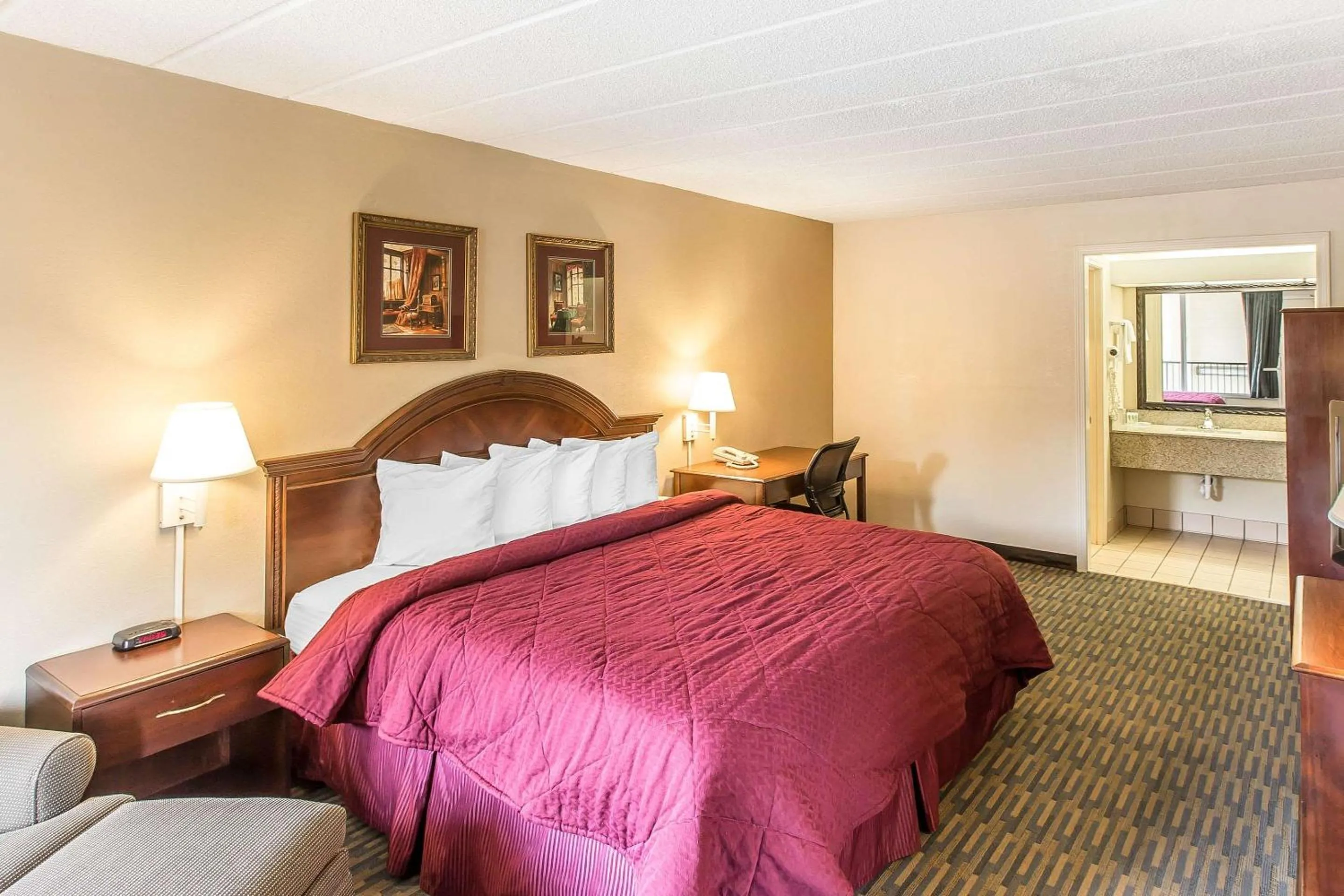 King Room - Non-Smoking in Quality Inn & Suites Easley - Greenville