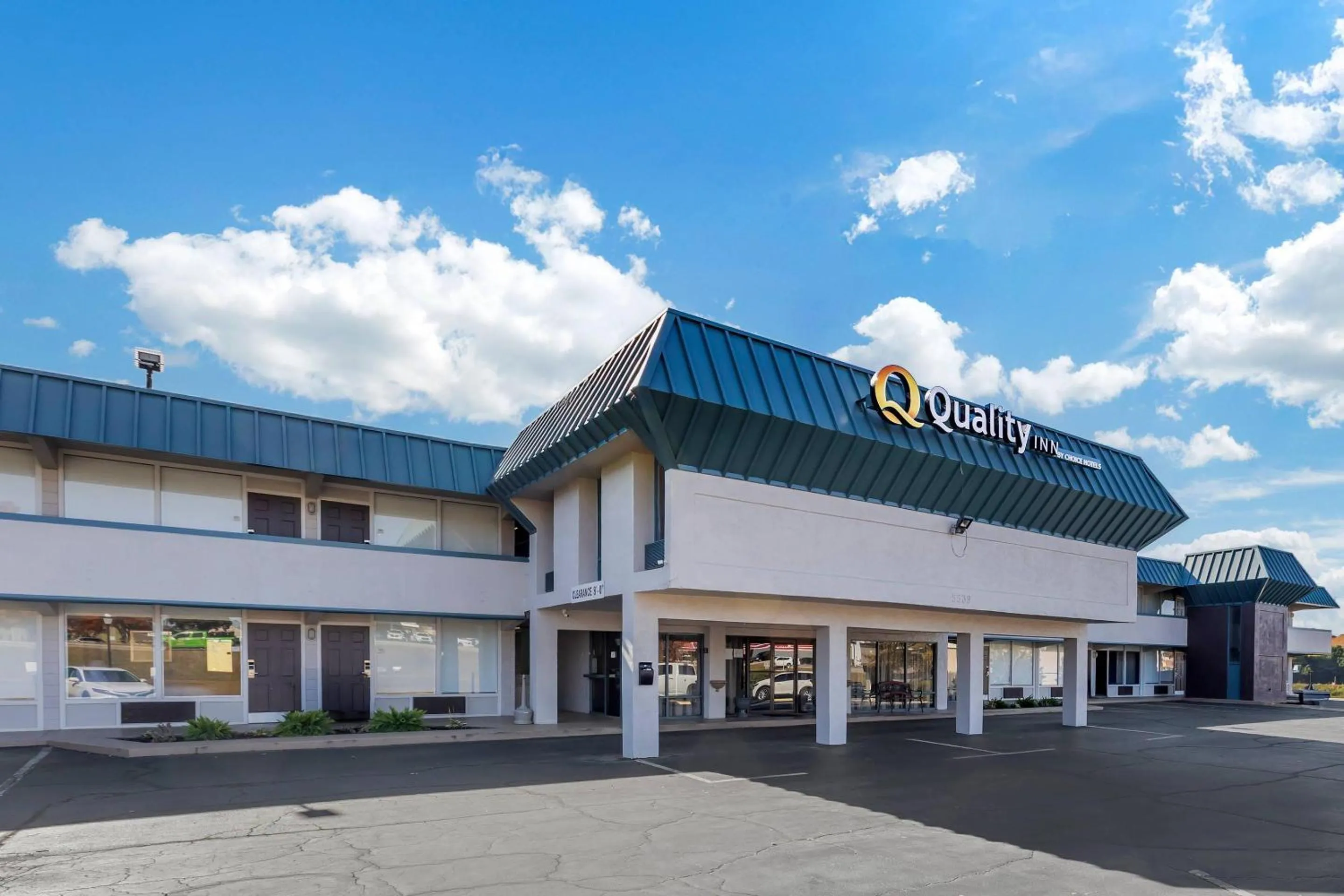 Property building in Quality Inn & Suites Easley - Greenville