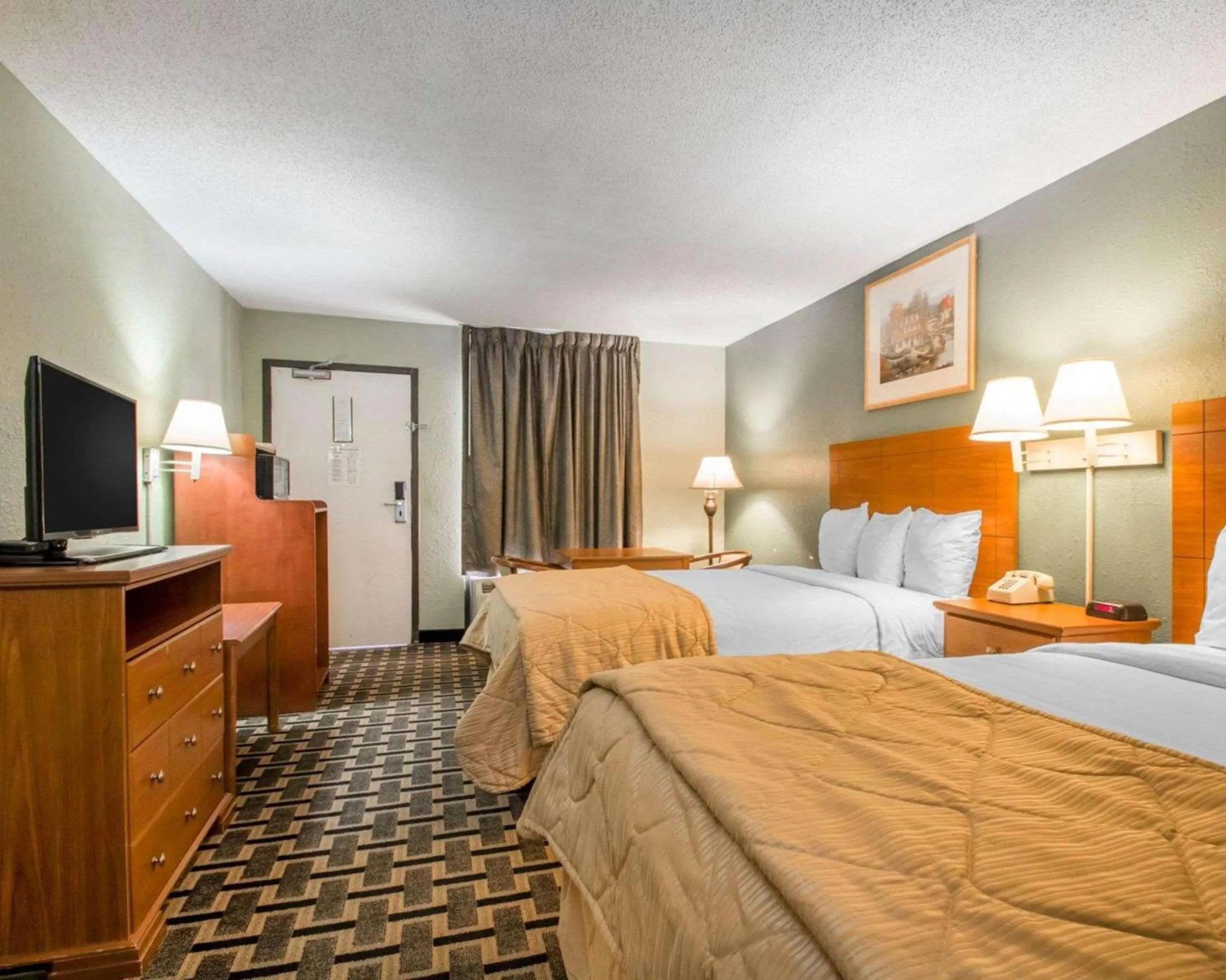 Bedroom, Bed in Quality Inn & Suites Ridgeland