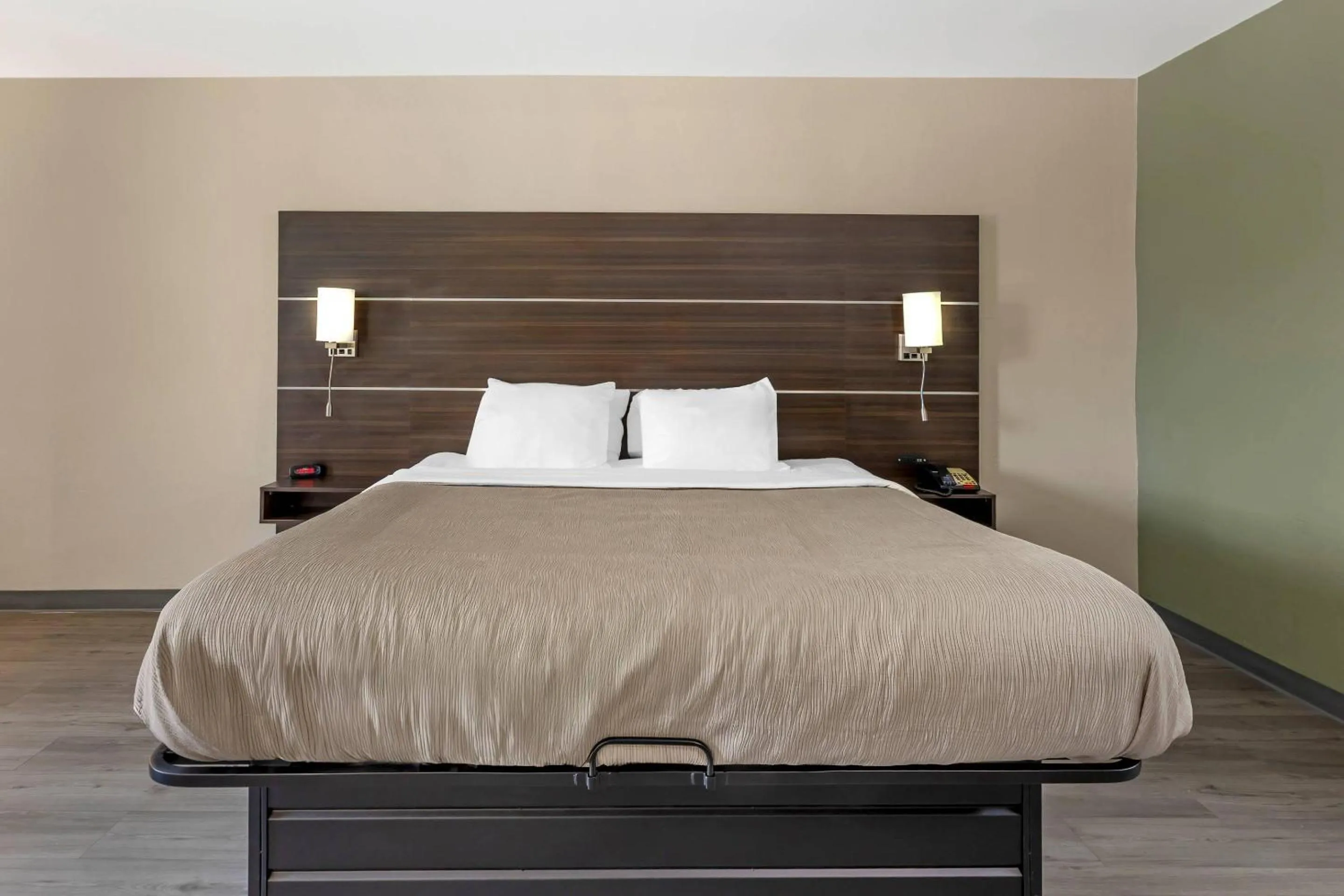 Bedroom, Bed in Quality Inn & Suites Orangeburg