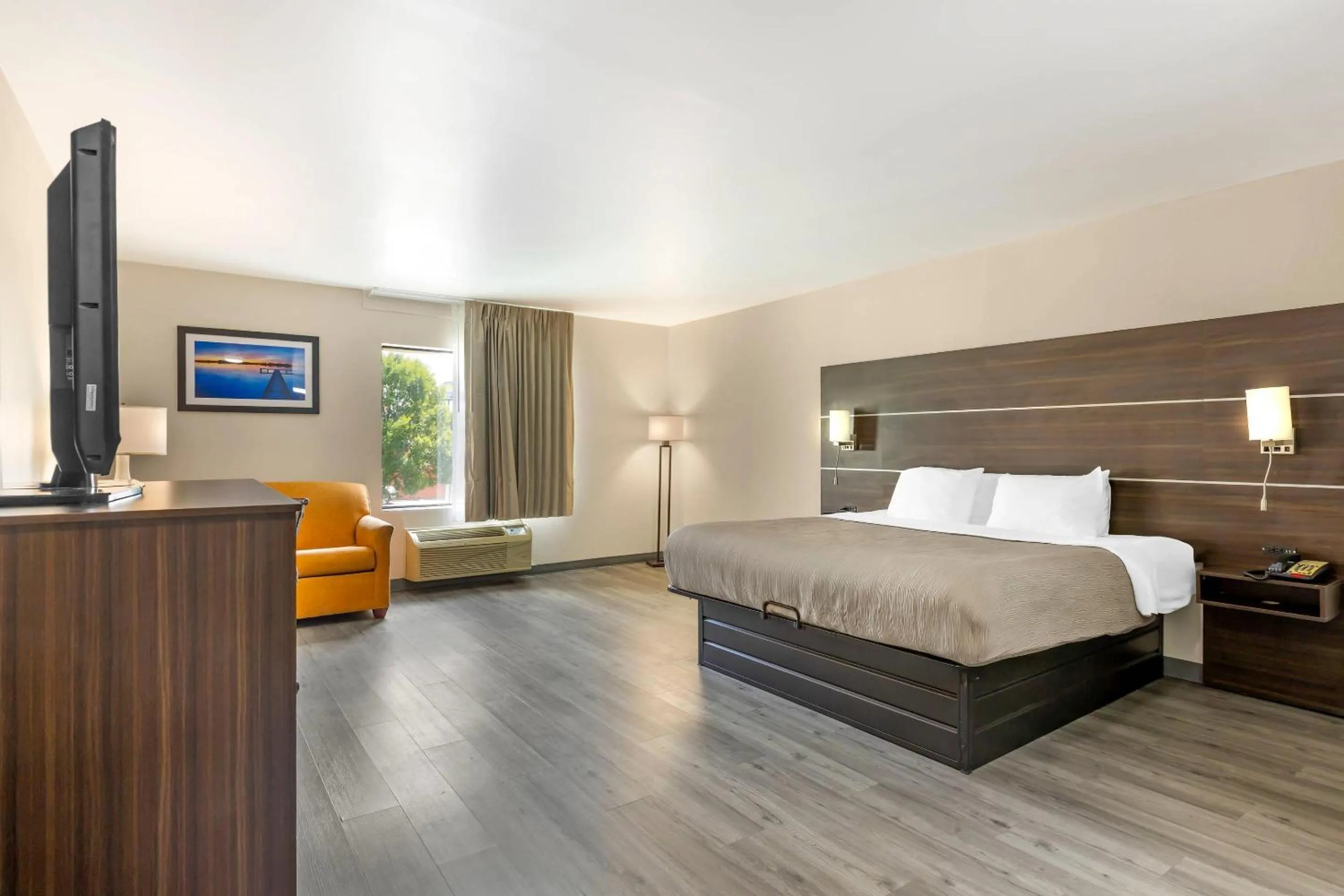 Bedroom, Bed in Quality Inn & Suites Orangeburg