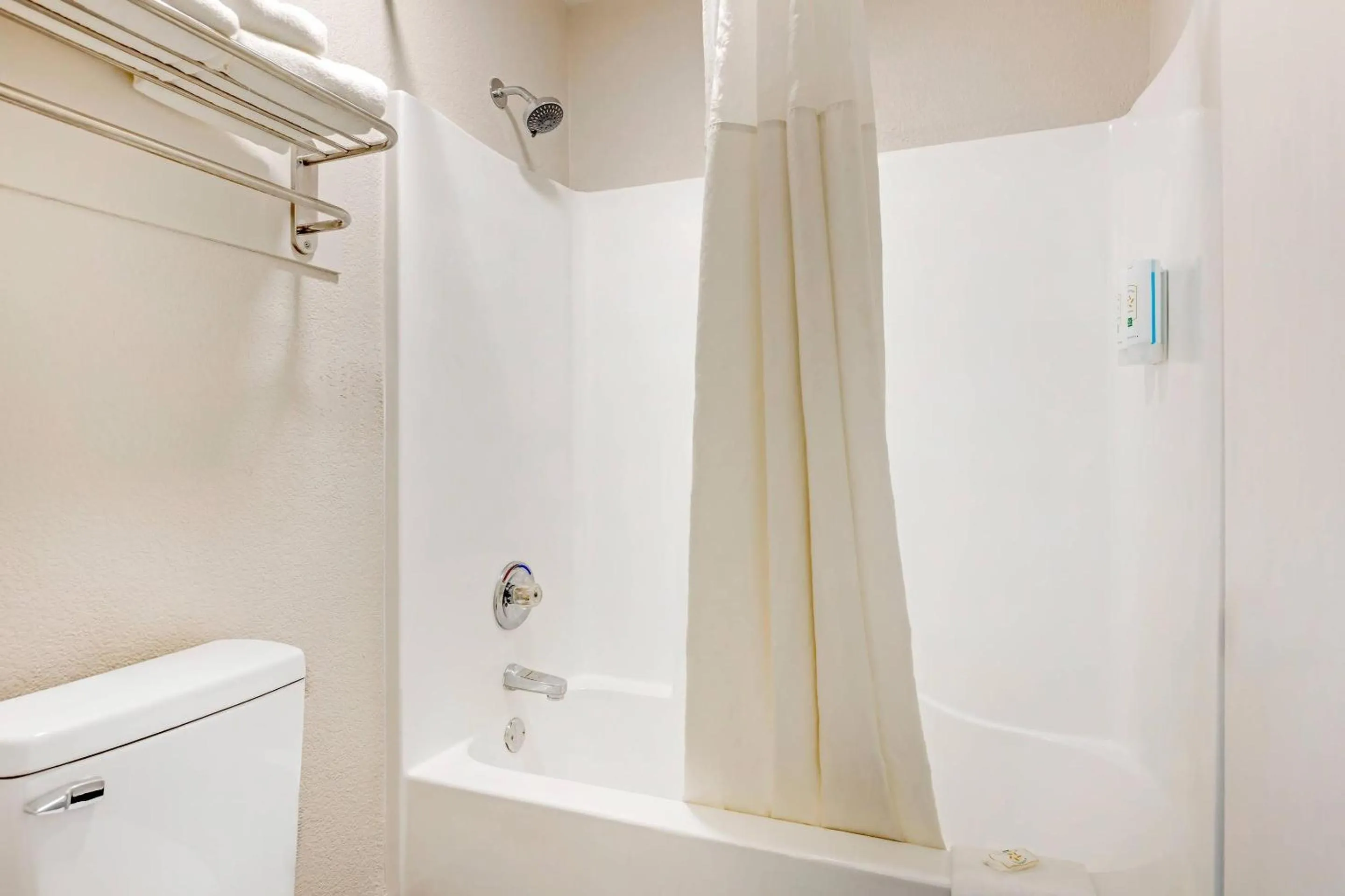 Bedroom in Quality Inn & Suites Orangeburg