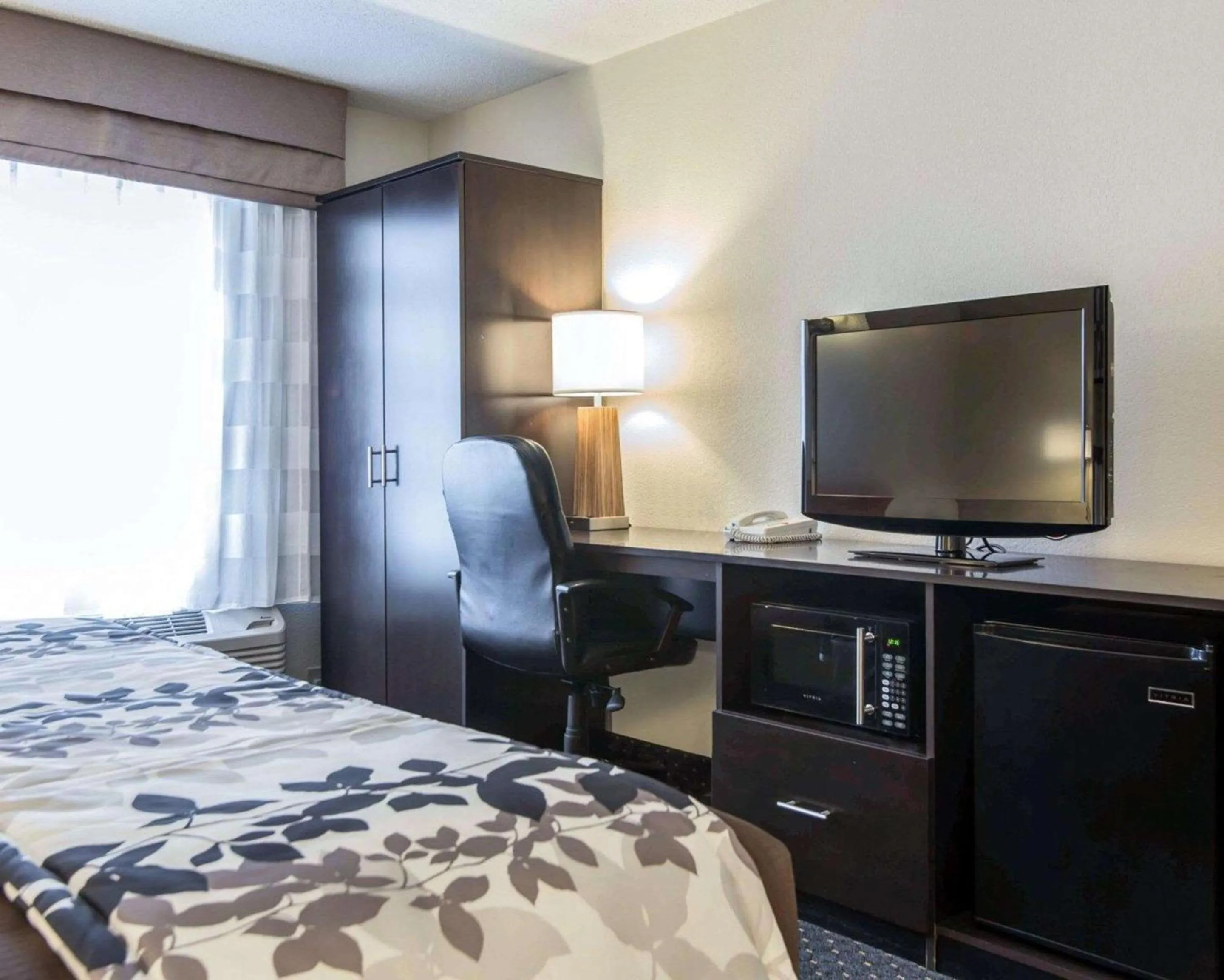 Bedroom, Bed in Sleep Inn Florence North