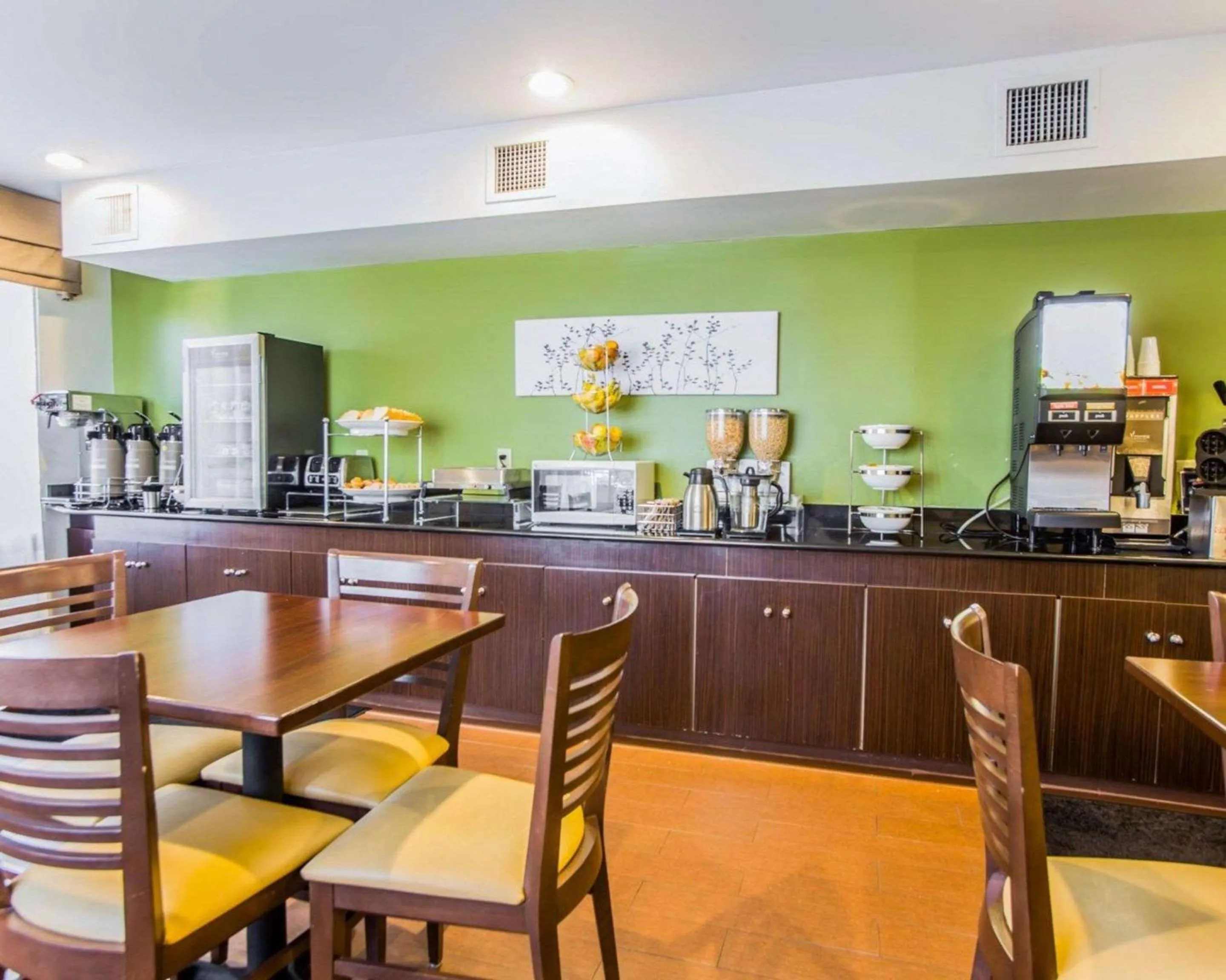 Restaurant/places to eat in Sleep Inn Walterboro I-95