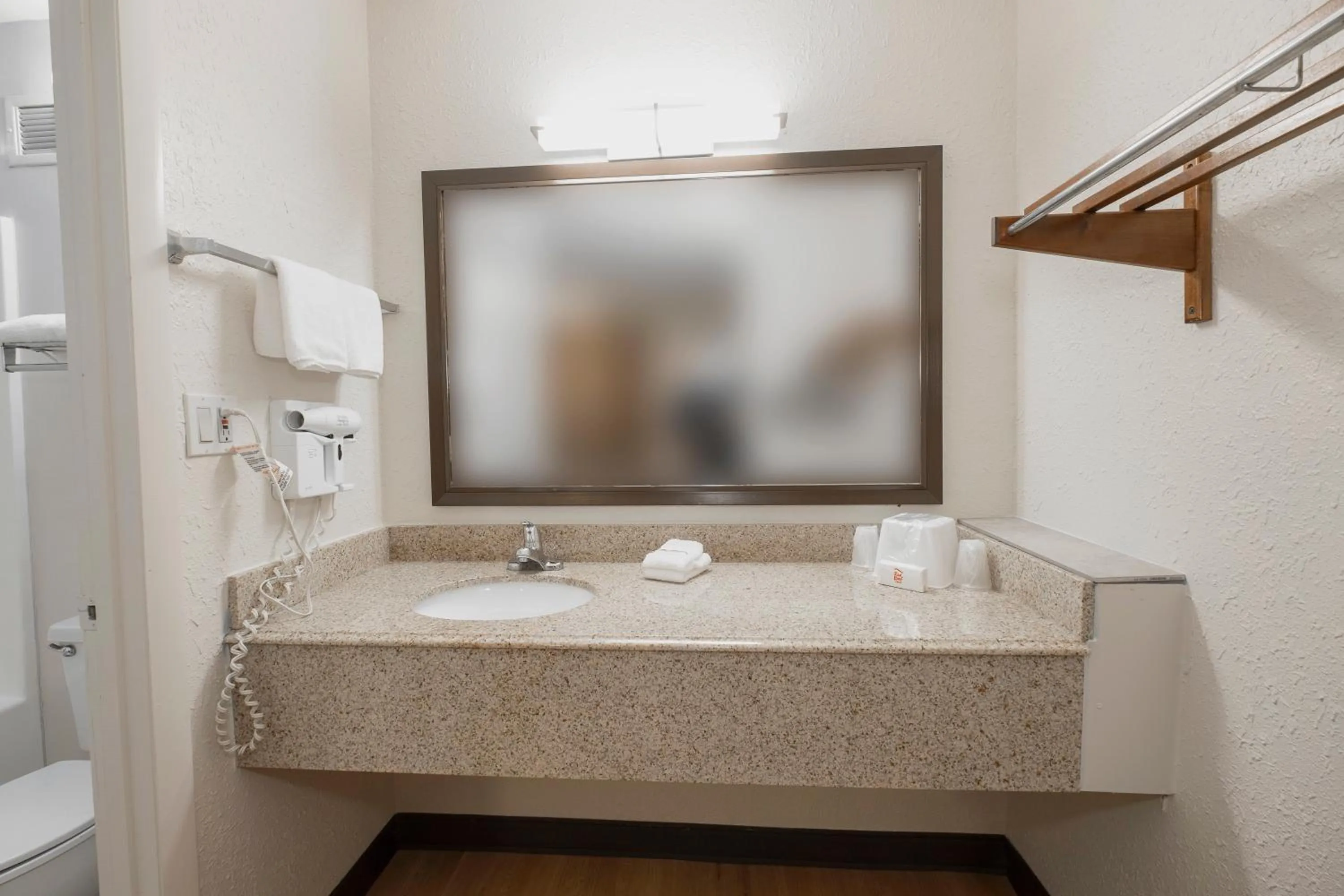 Bathroom in Red Roof Inn Bishopville