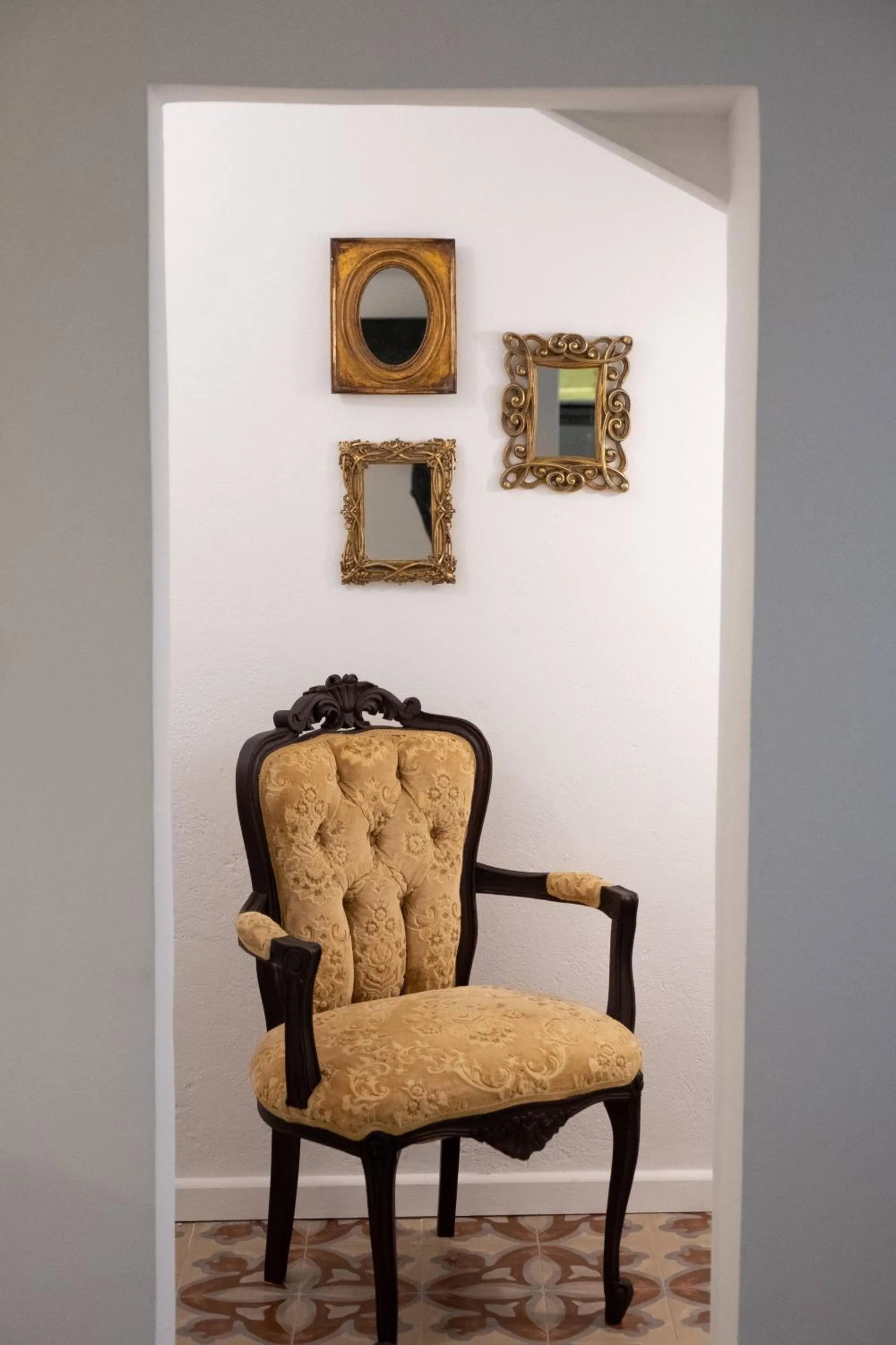 ATHENIAN YARD SUITES