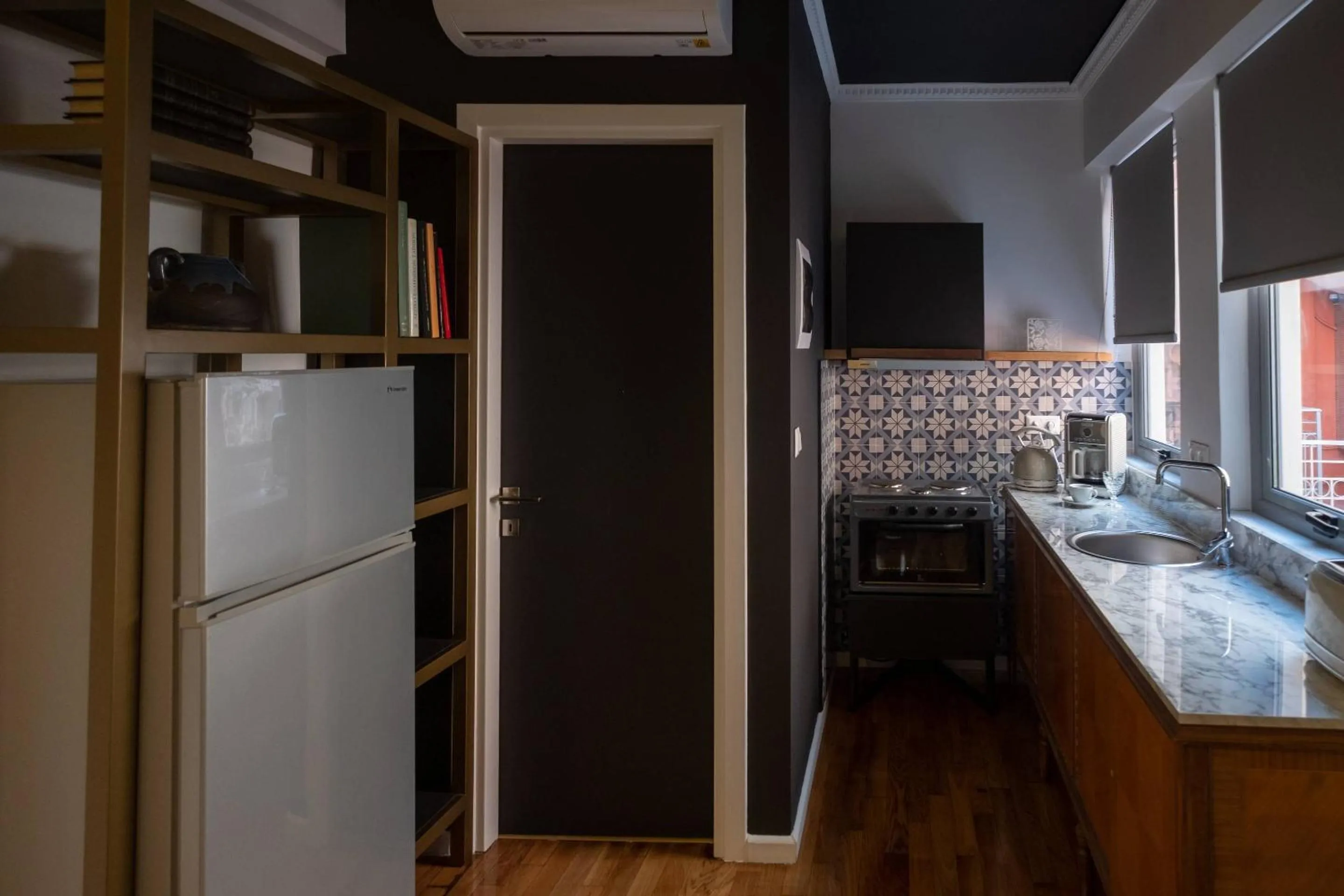 ATHENIAN YARD SUITES