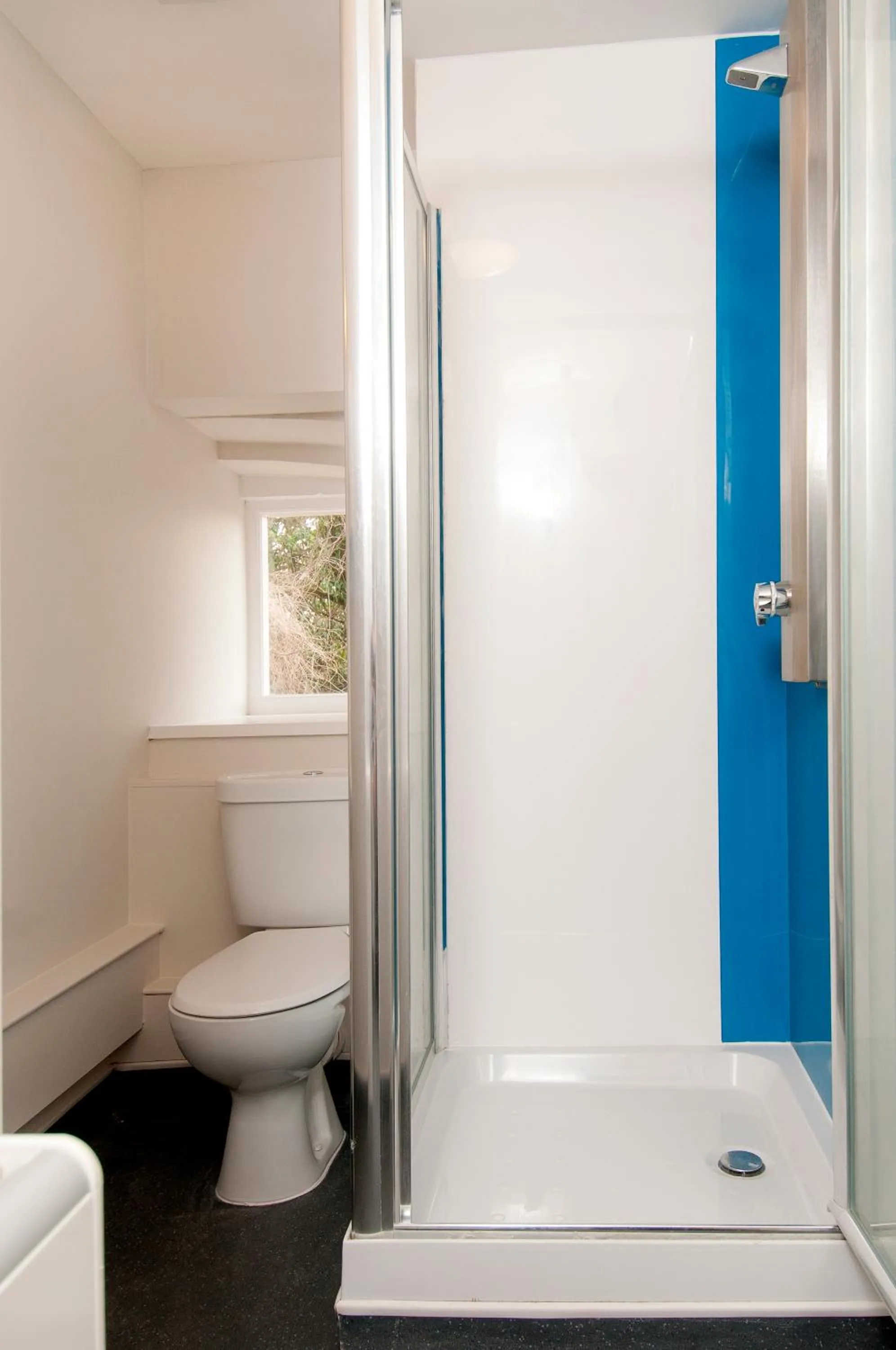 Shower in YHA South Downs