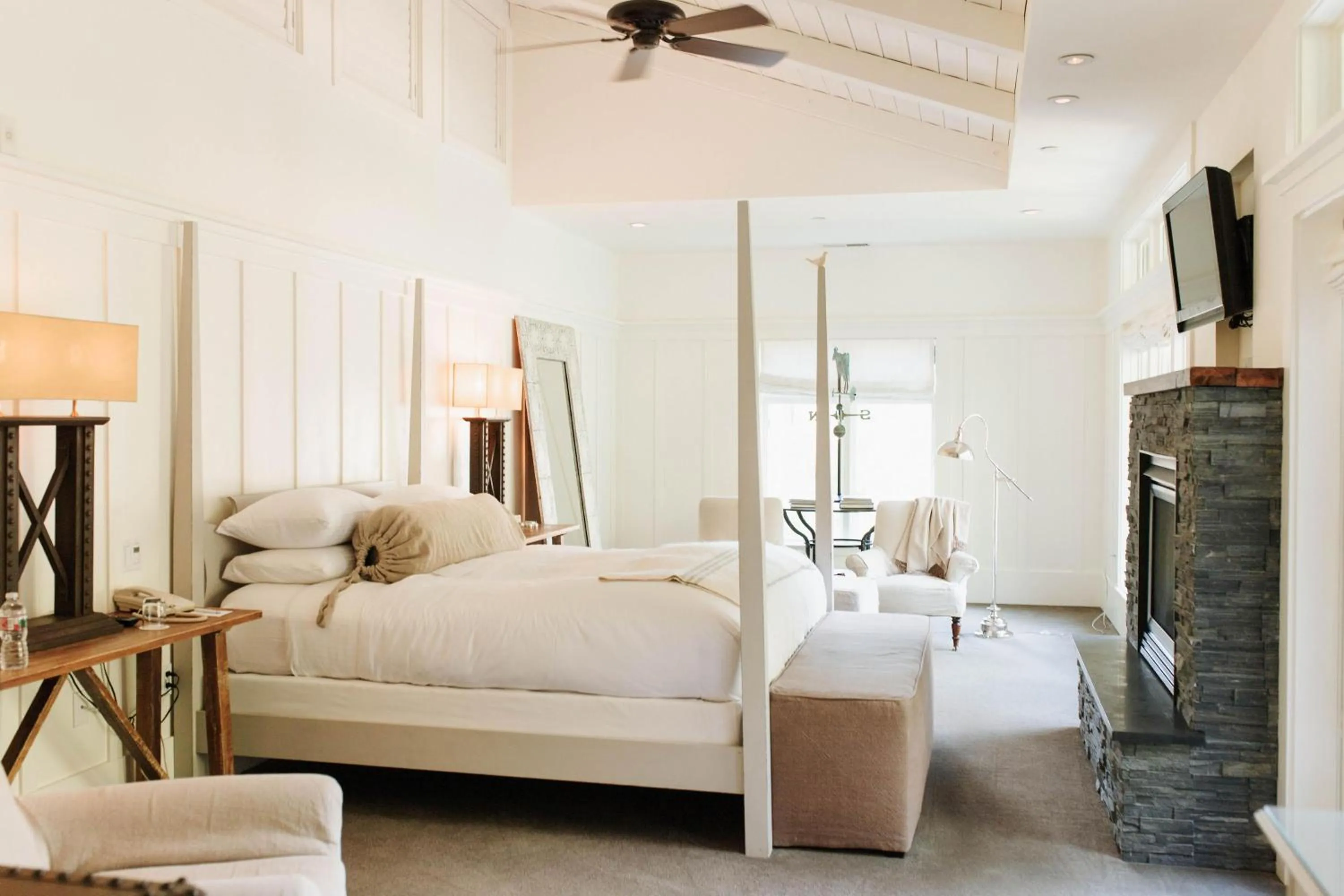 Bed in Farmhouse Inn