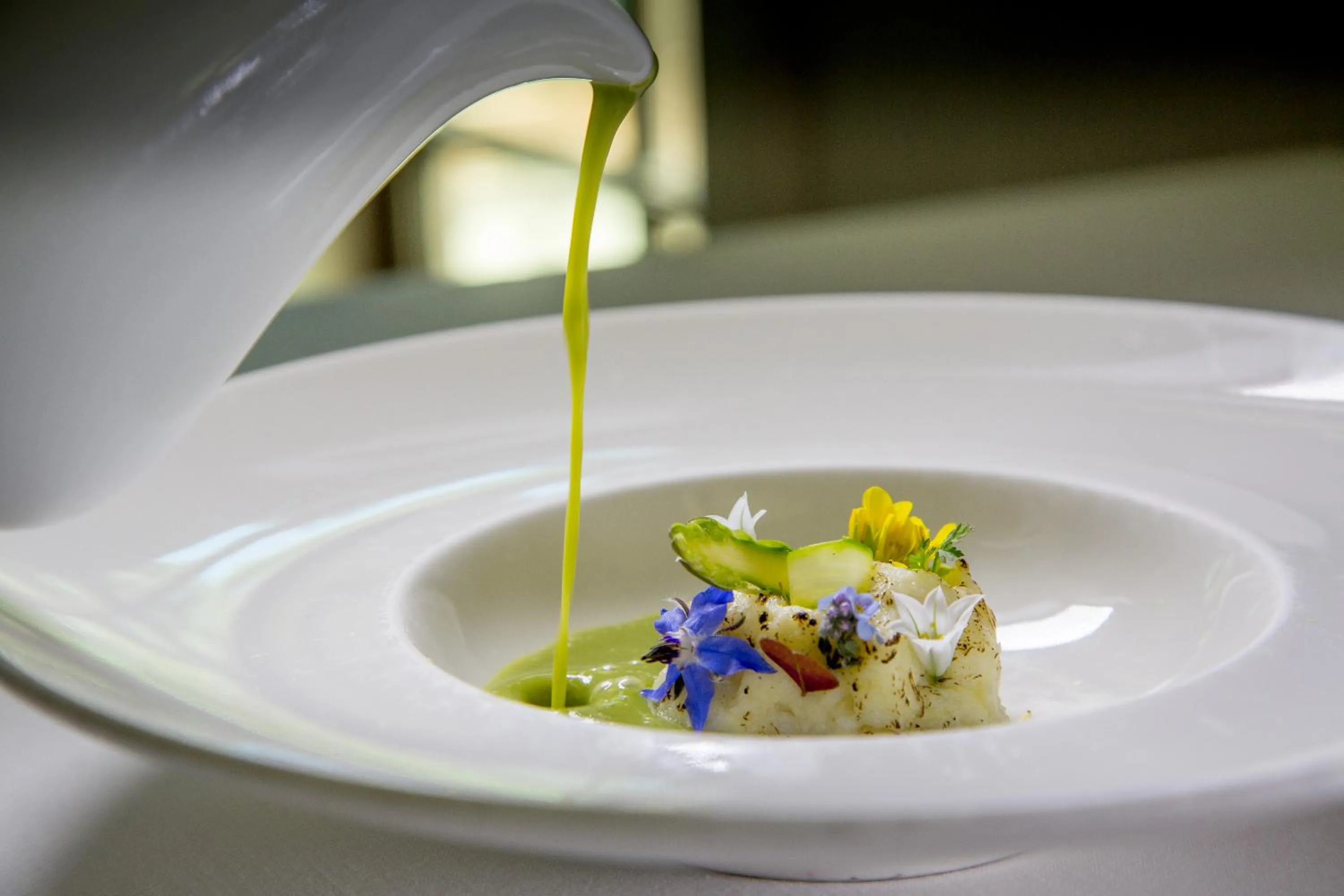 Restaurant/places to eat in Farmhouse Inn