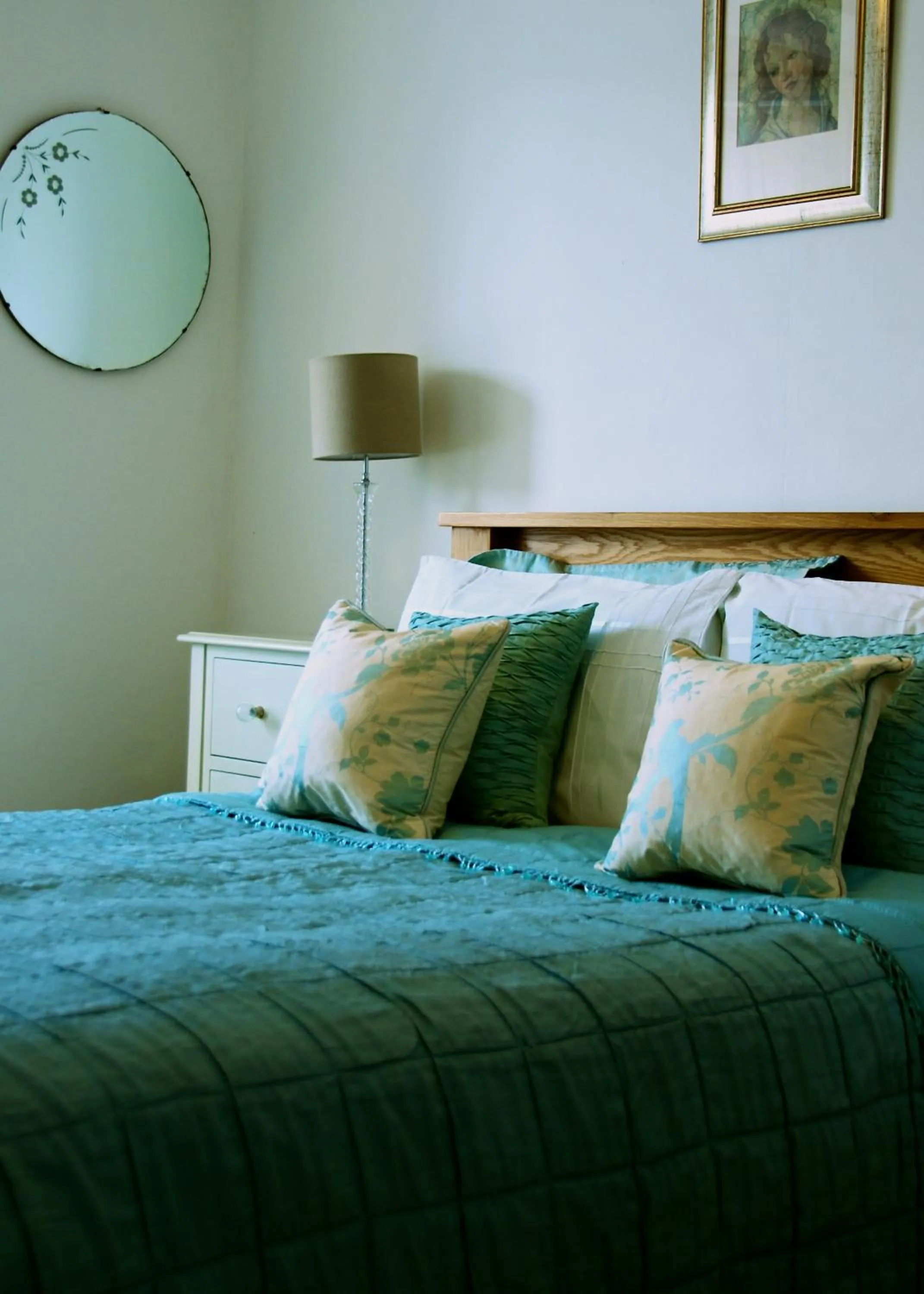 Bedroom, Bed in Onefifty