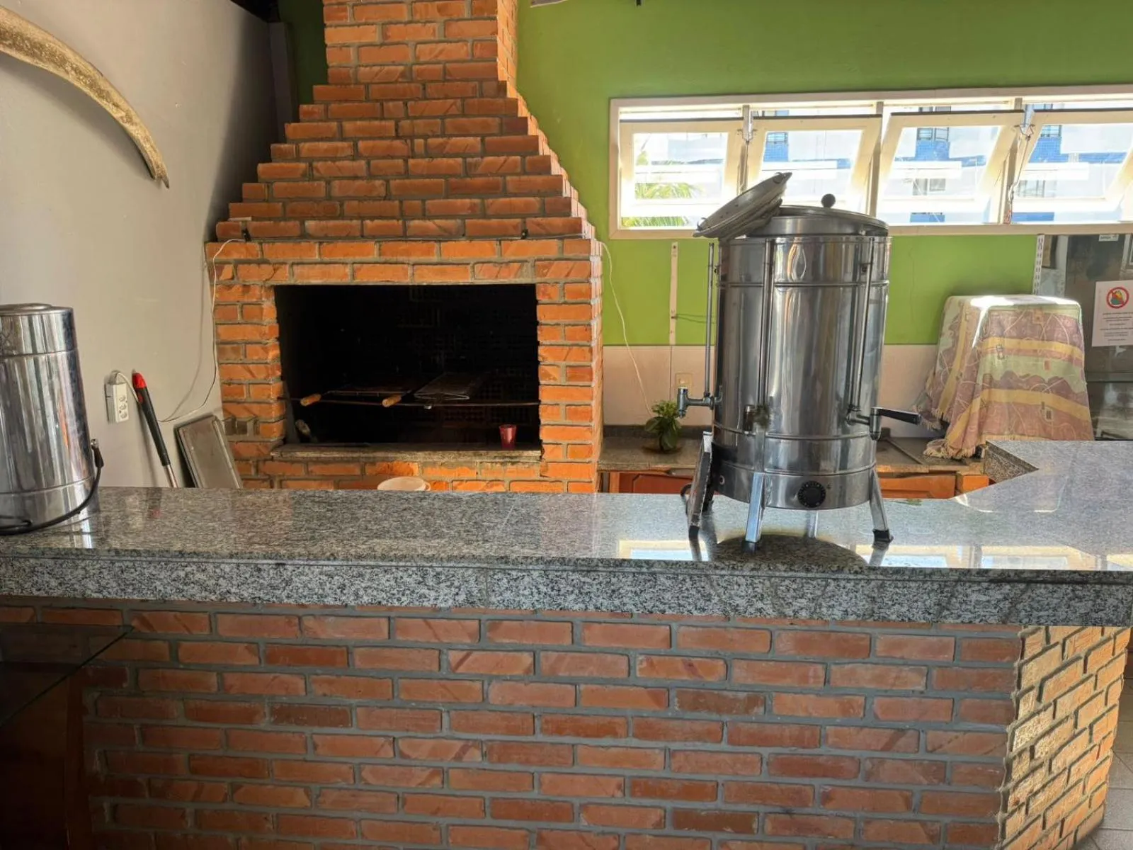 BBQ facilities in Hostel Canasvieiras