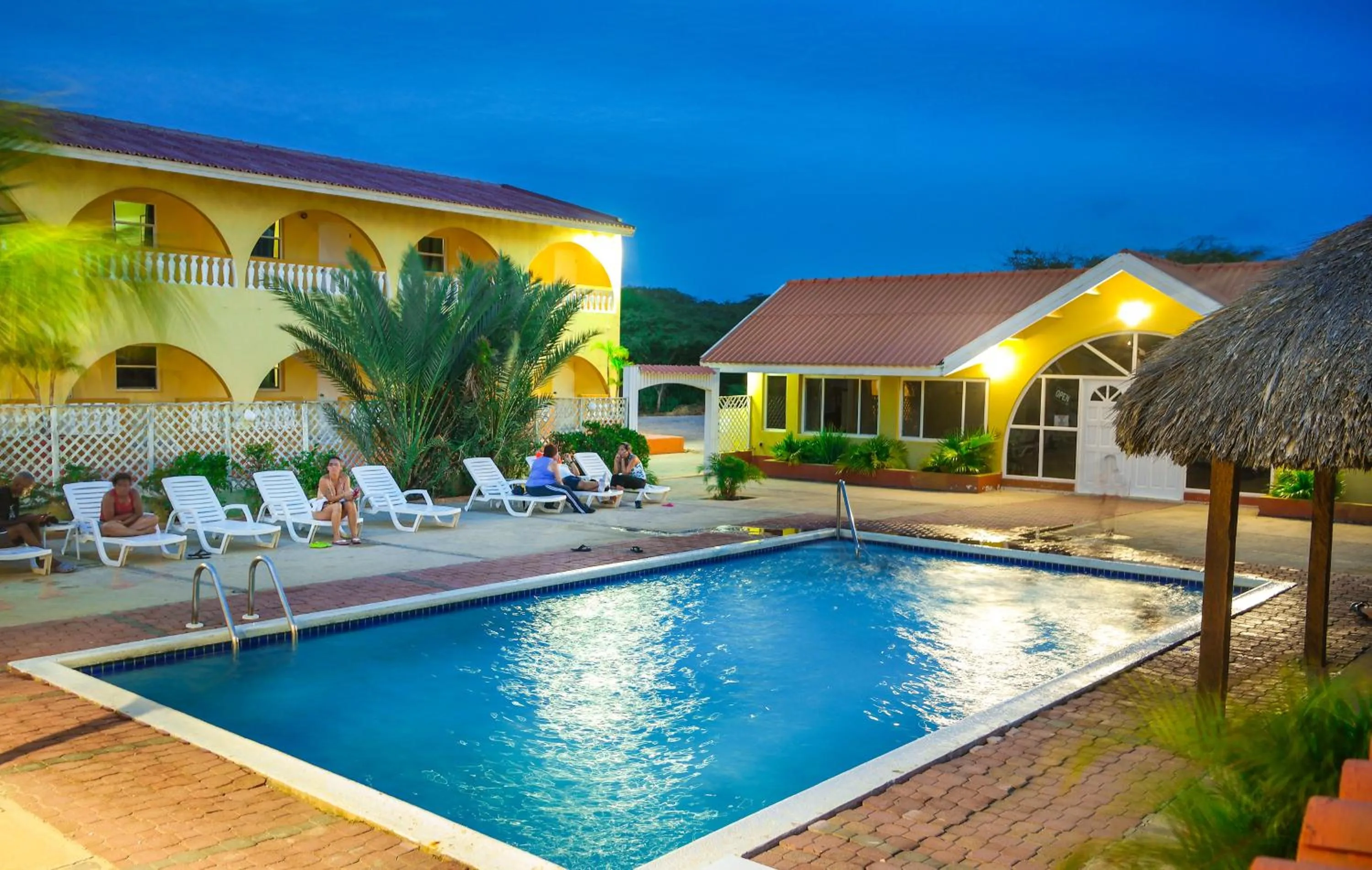 Area and facilities in Coconut Inn