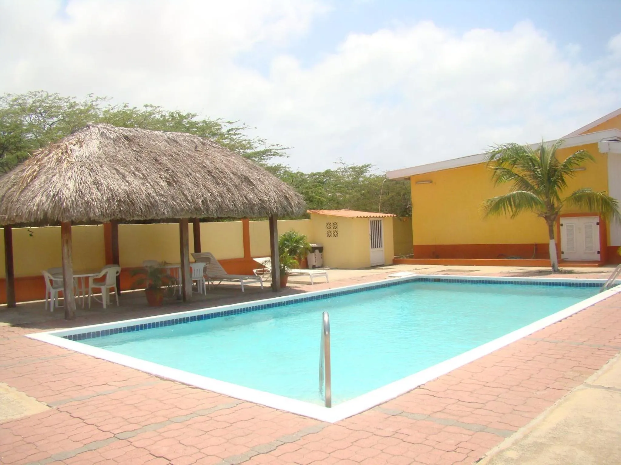 Area and facilities in Coconut Inn