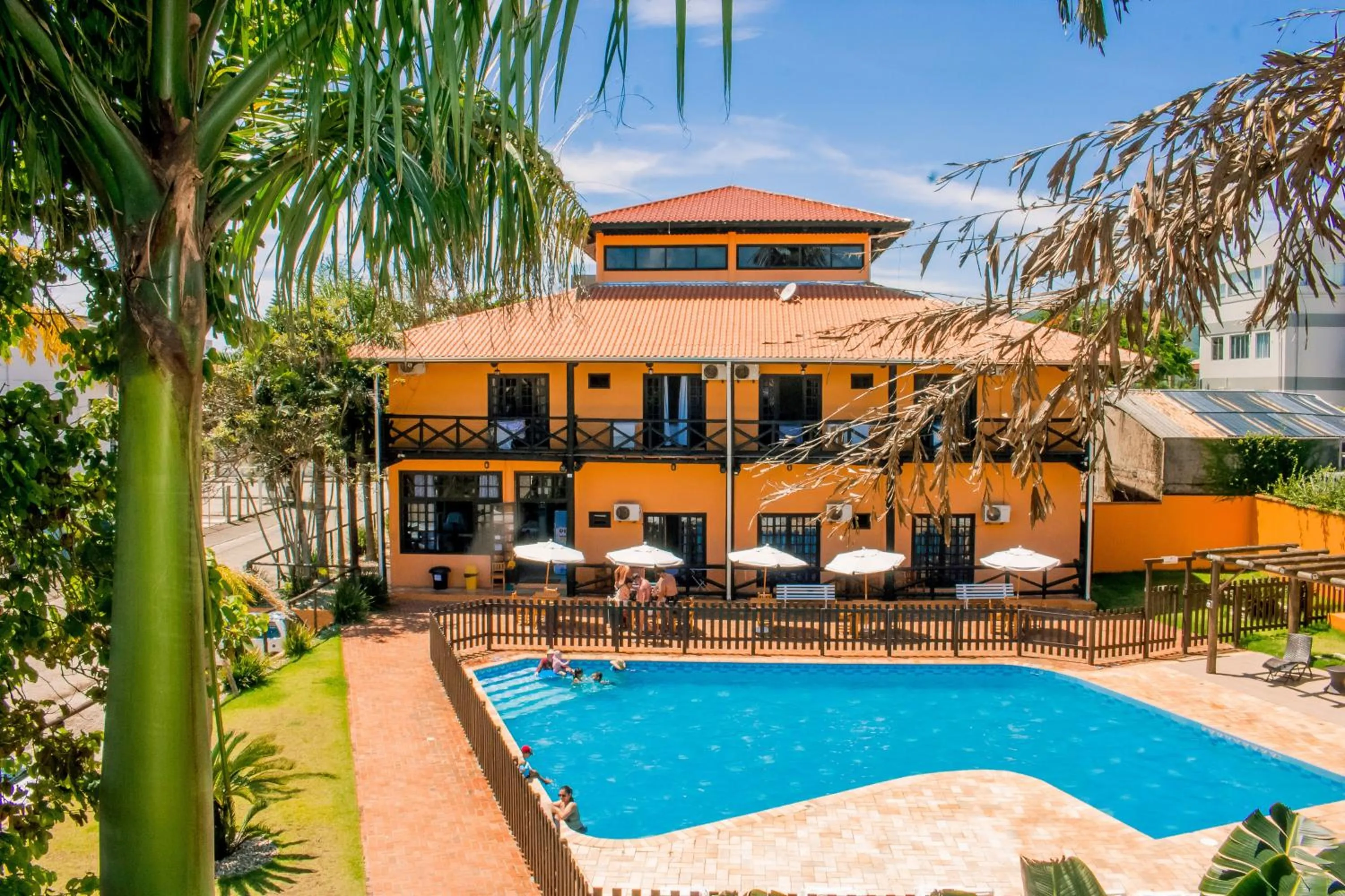 Swimming pool in Pousada Canto Grande