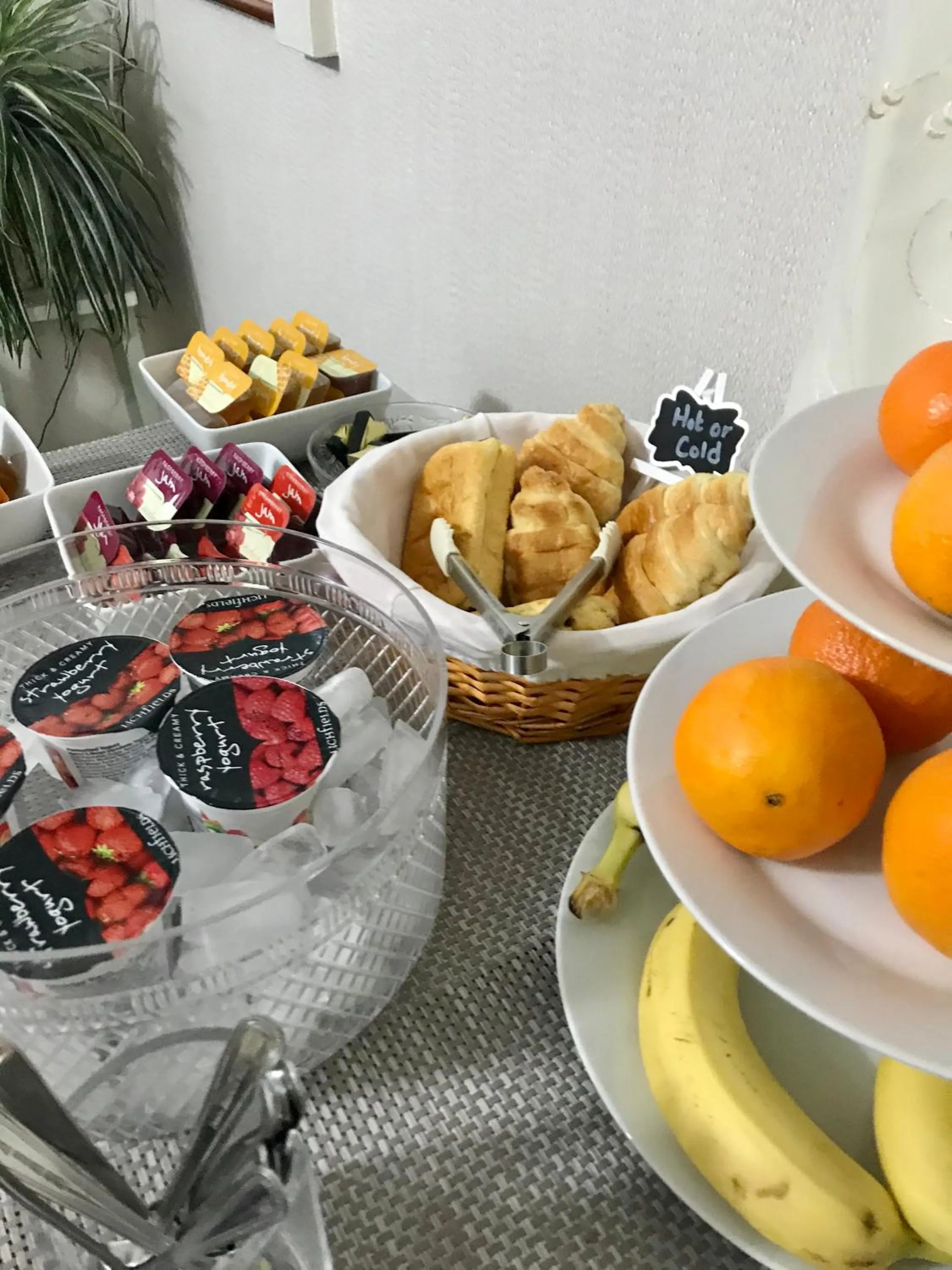 Buffet breakfast in Helmsman Guesthouse
