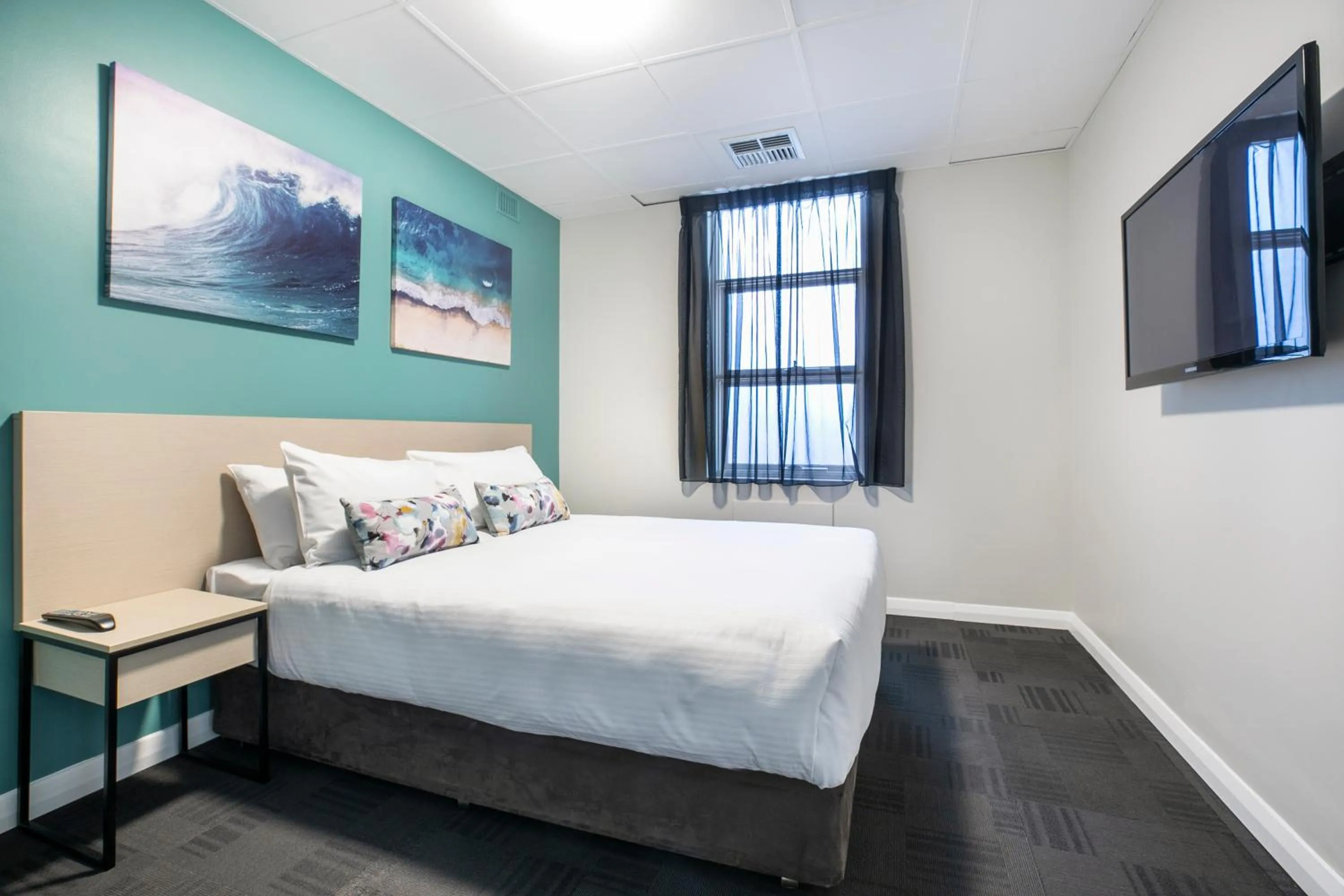 Photo of the whole room, Bed in Nightcap at Watermark Glenelg