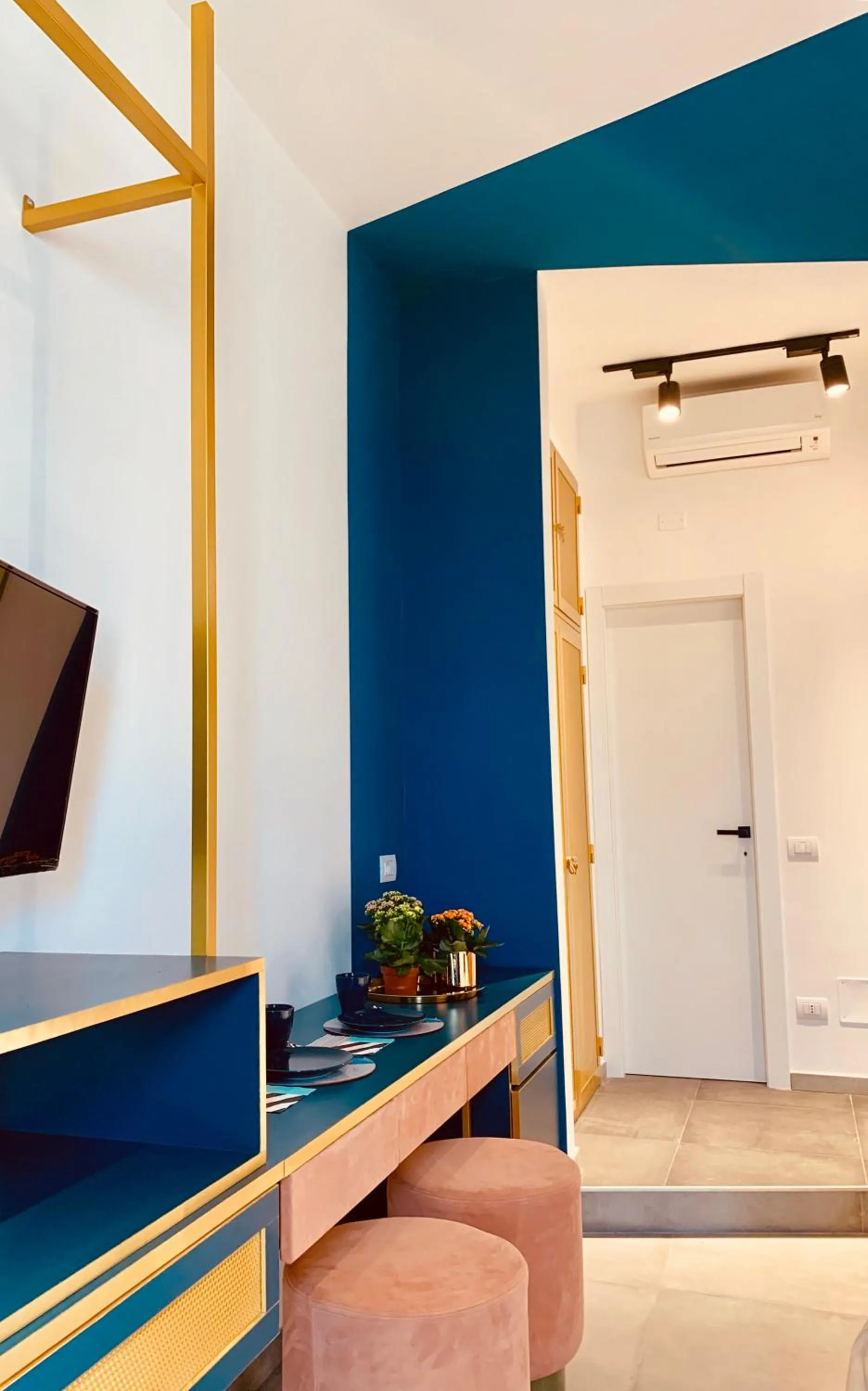 TV and multimedia in Nacu 90