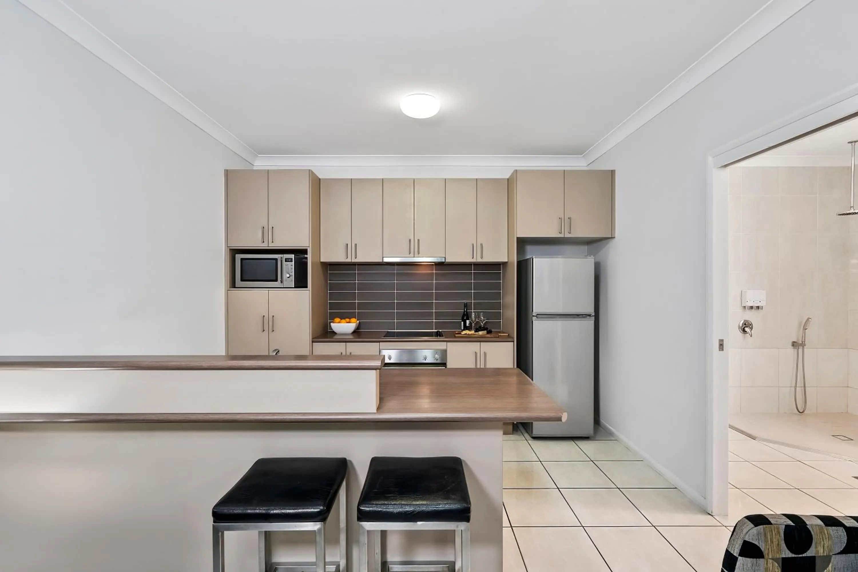 kitchen in Emerald Inn by Travellers