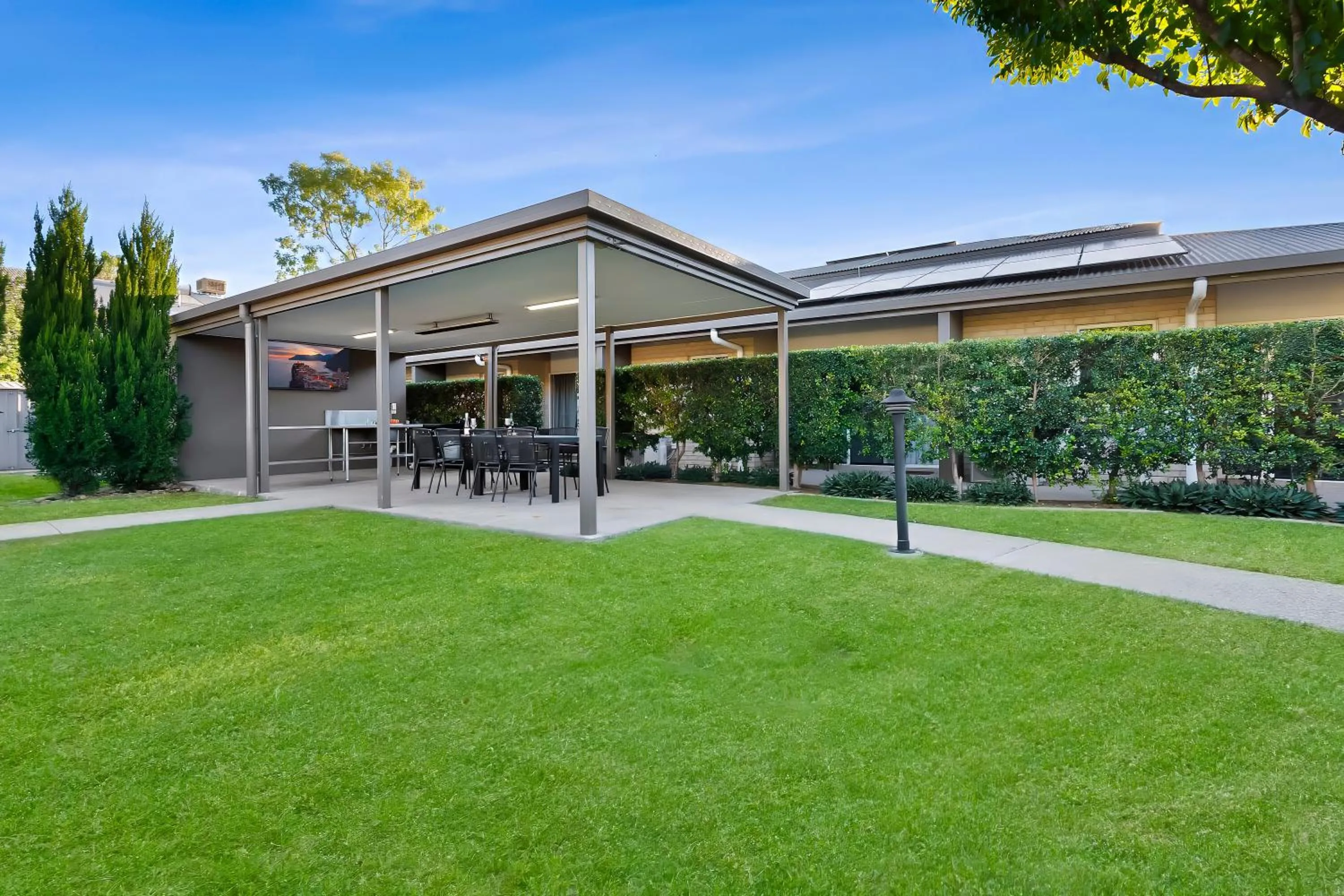 Area and facilities in Emerald Inn by Travellers