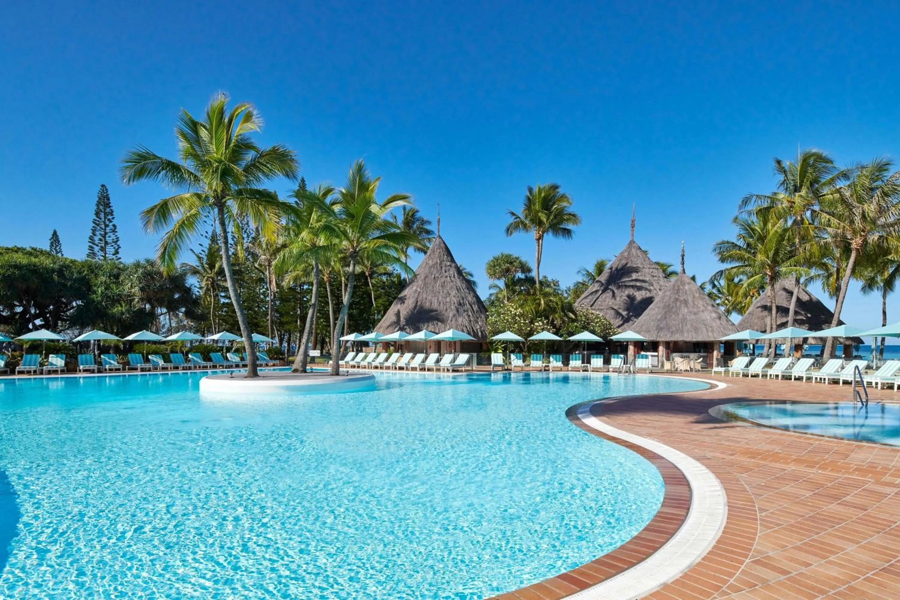 Swimming pool in Le Méridien Nouméa Resort & Spa