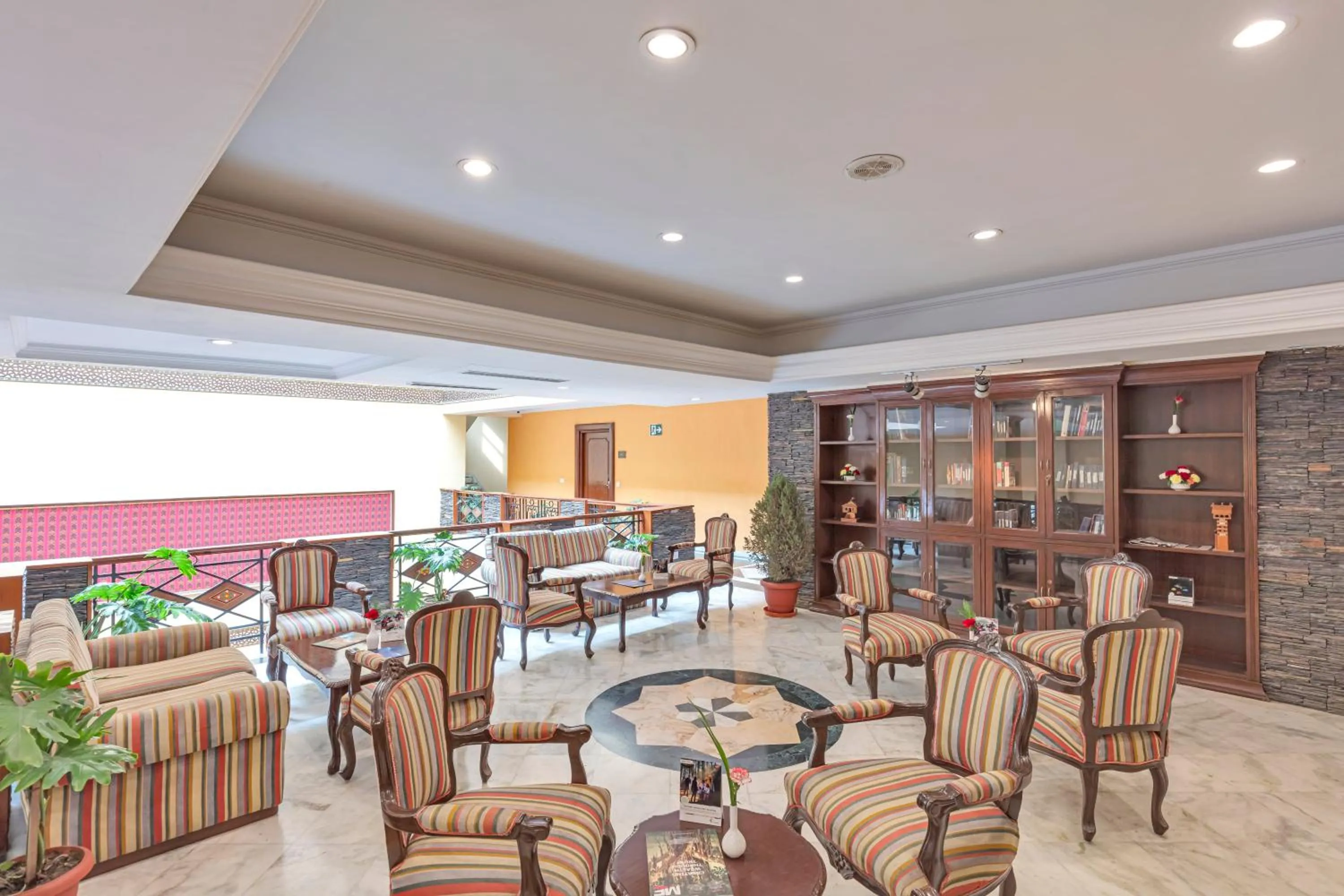 Lounge or bar in Club Mahindra Snow Peaks Manali