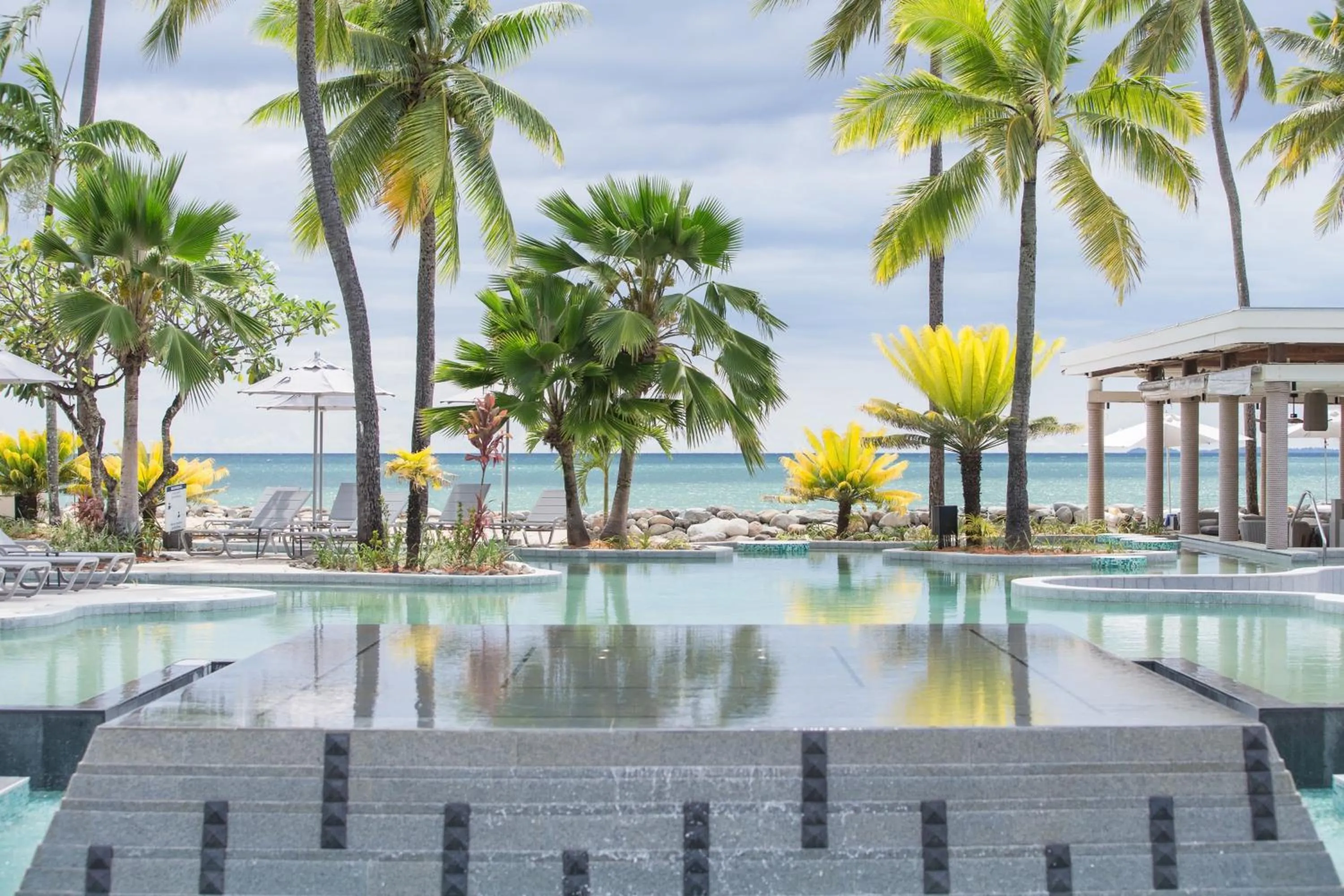 Swimming pool in Sheraton Fiji Golf & Beach Resort
