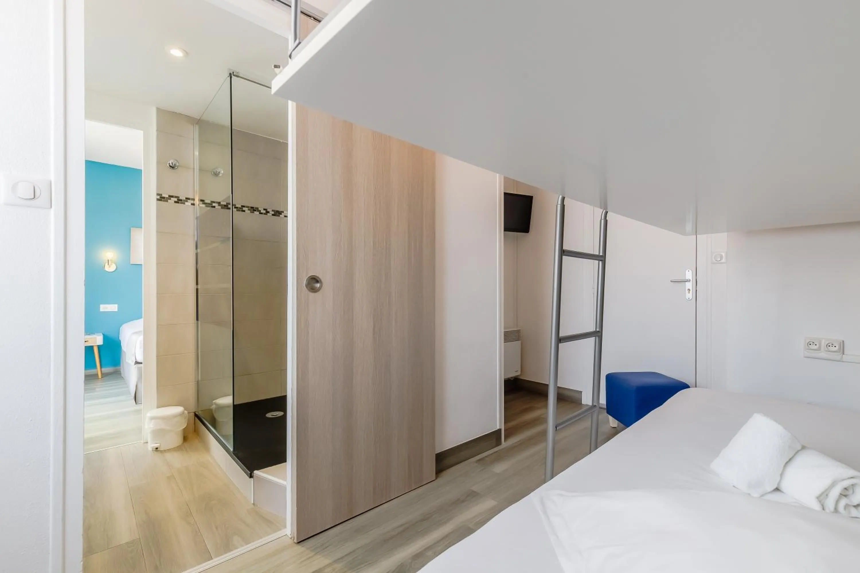 Bedroom, Bed in Hotel La Cote Oceane - Saint Jean de Monts