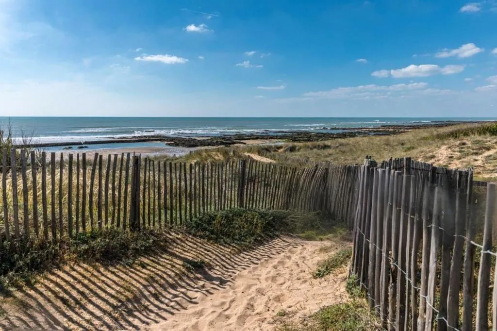 Beach in Hotel La Cote Oceane - Saint Jean de Monts