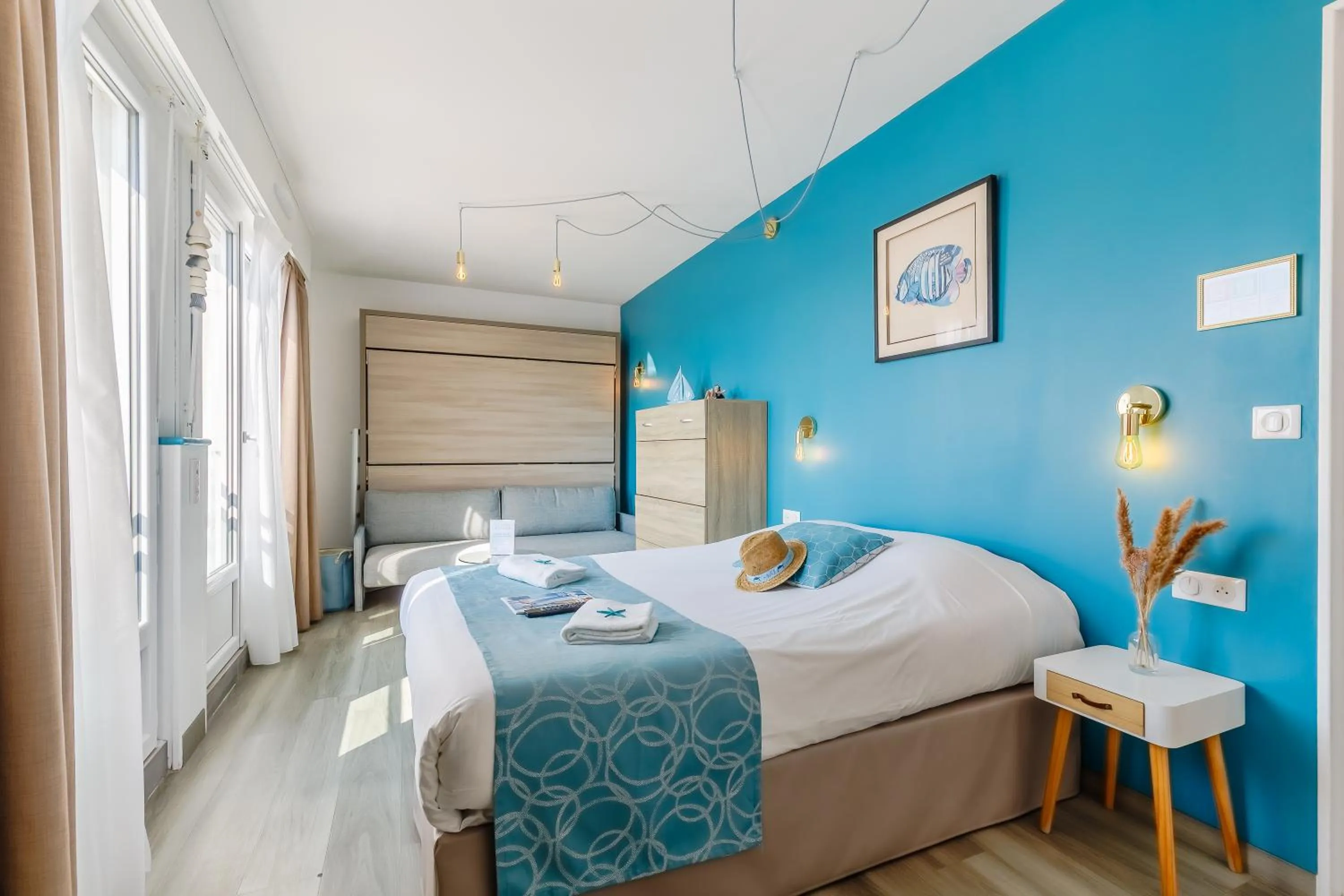 Bedroom, Bed in Hotel La Cote Oceane - Saint Jean de Monts