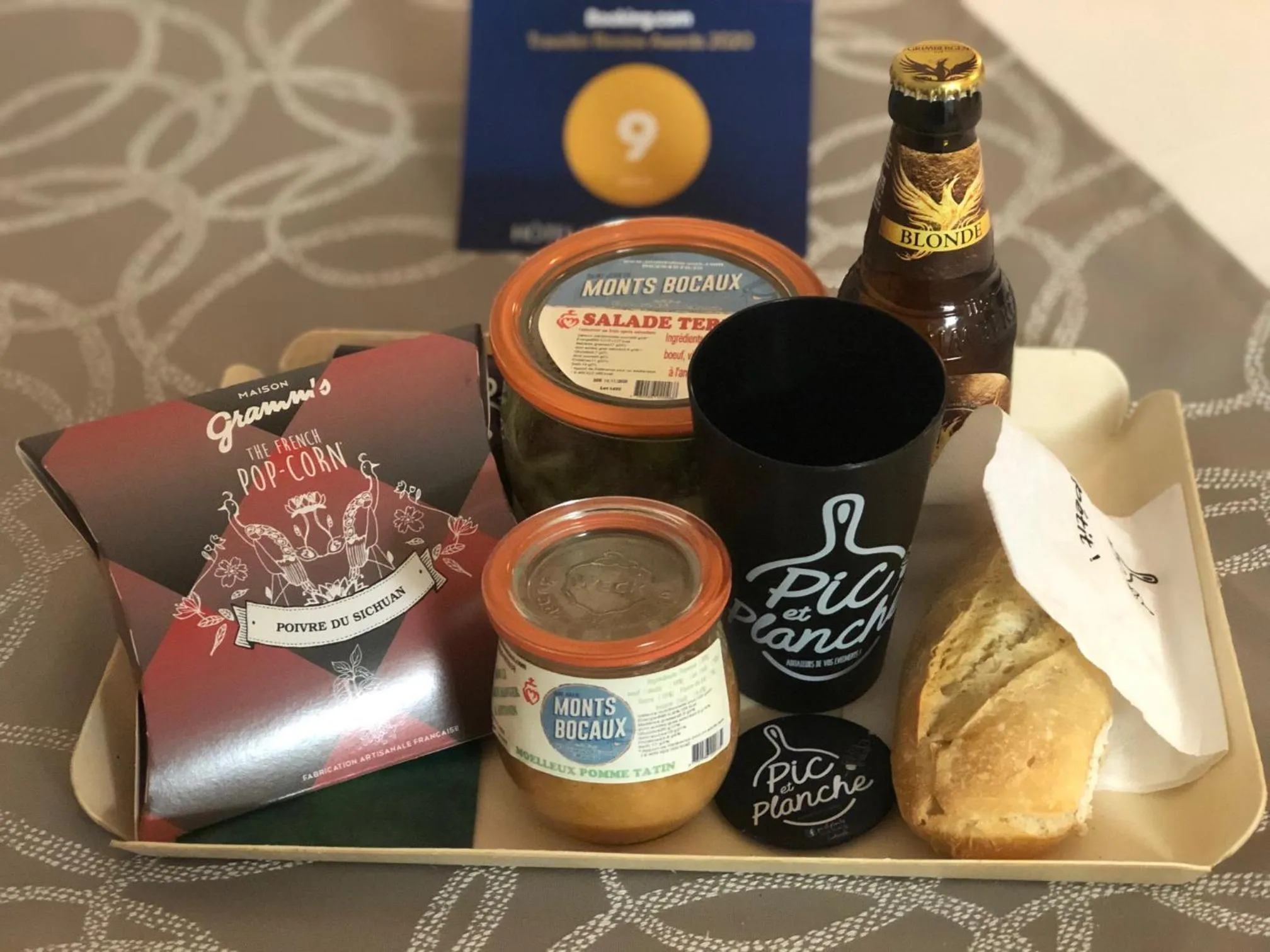 Food and drinks in Hotel La Cote Oceane- Bureau- 250 m plage