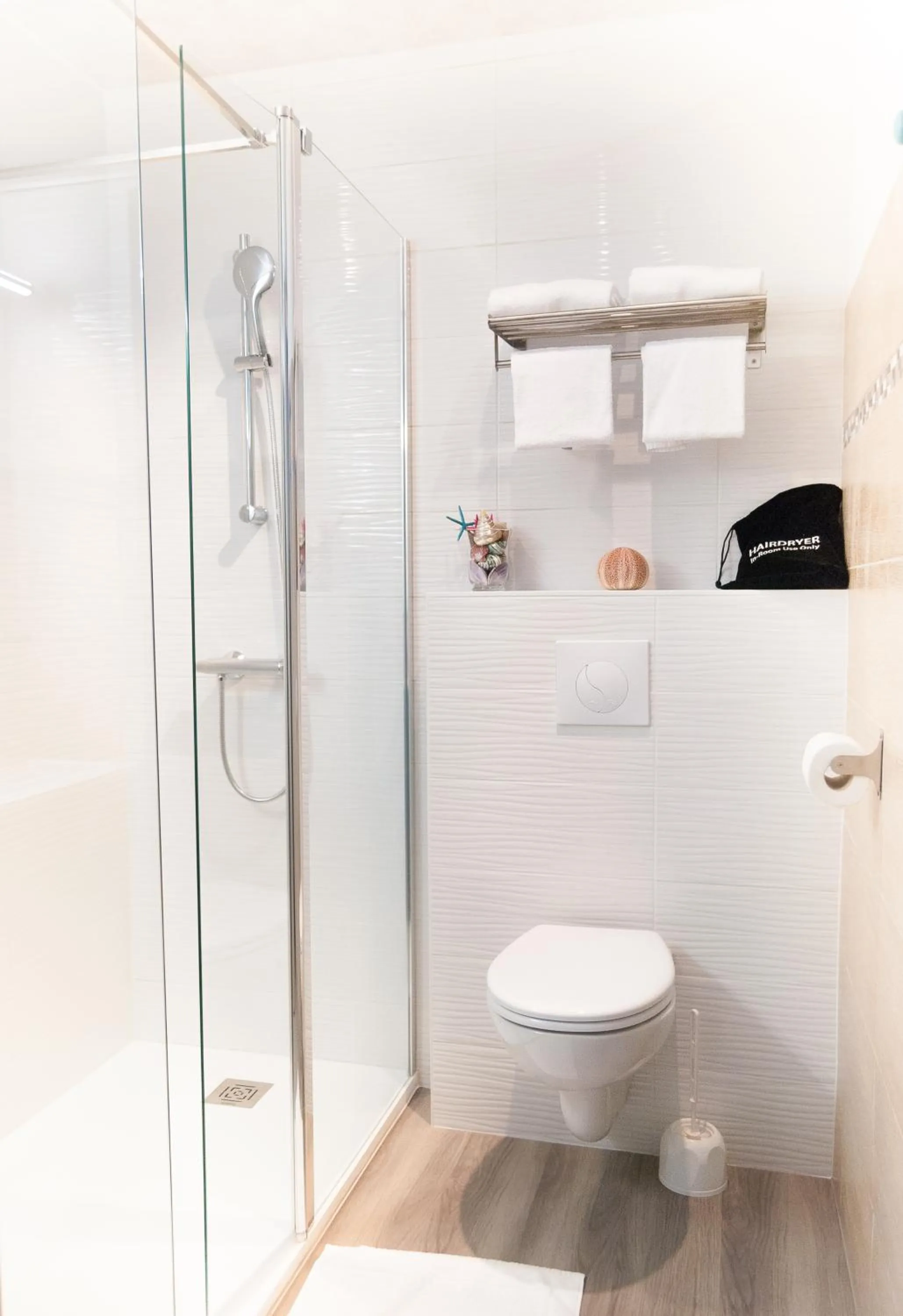 Bathroom in Hotel La Cote Oceane - Saint Jean de Monts