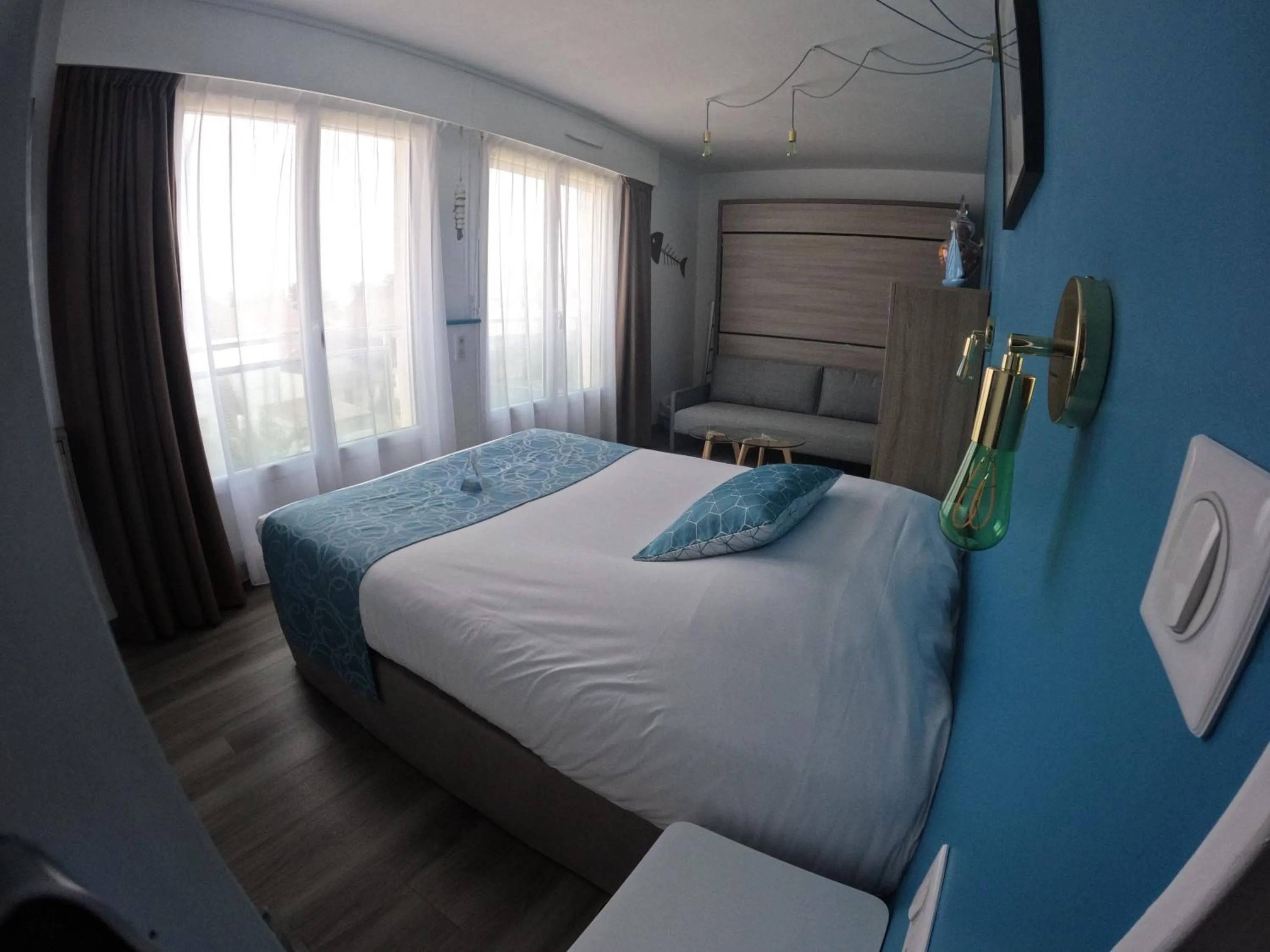 Bed in Hotel La Cote Oceane- Bureau- 250 m plage