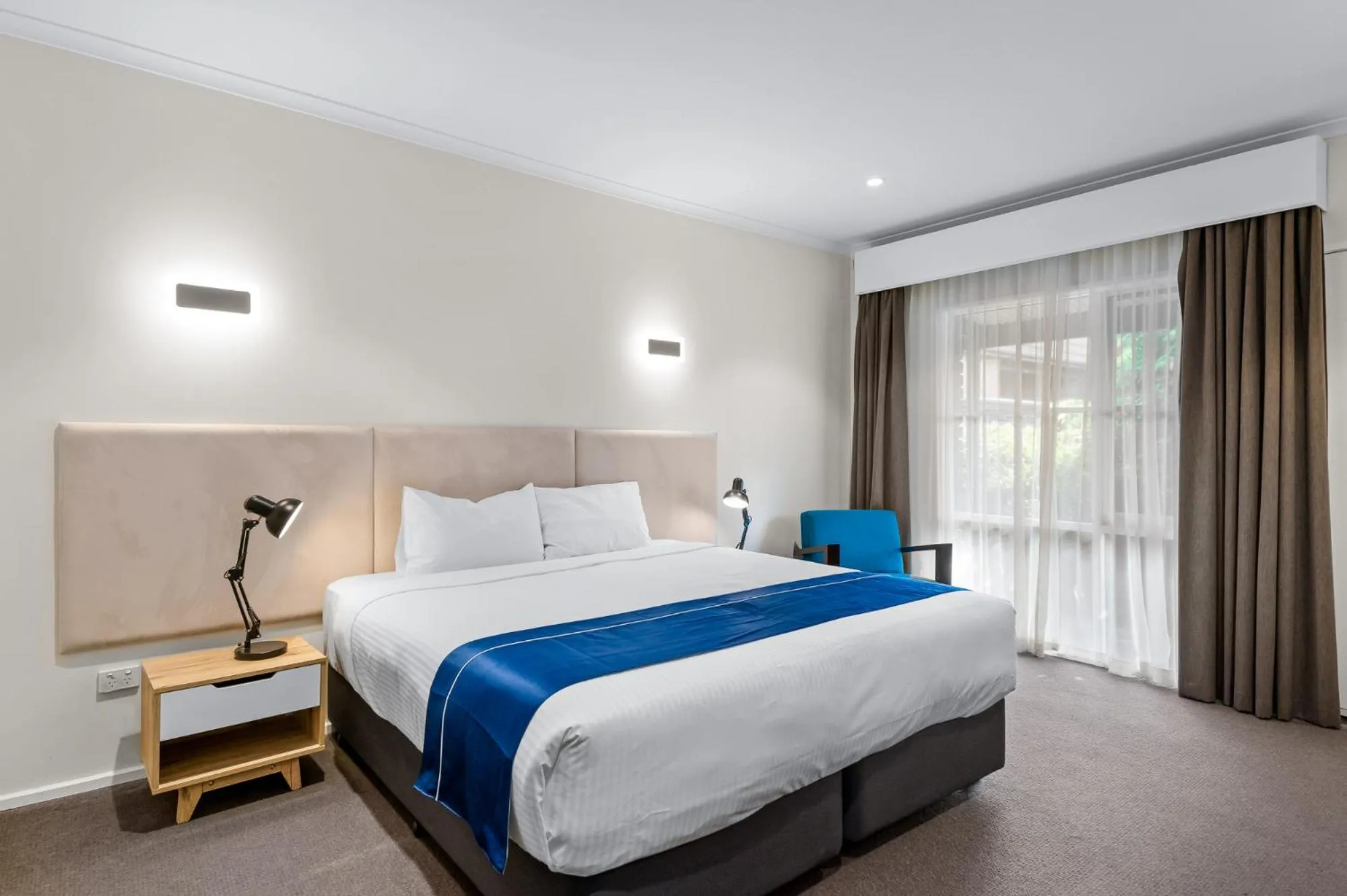 Bed in Rowville International Hotel
