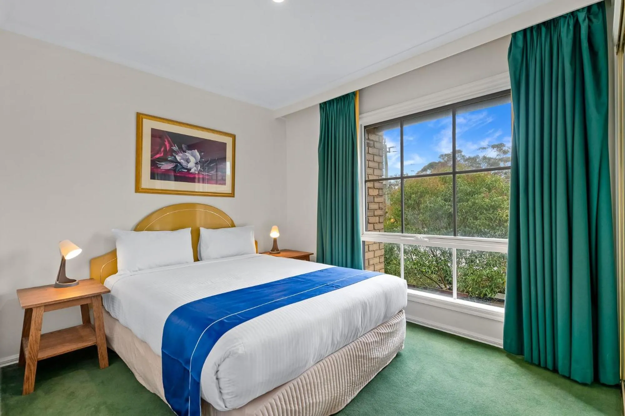 Bed in Rowville International Hotel