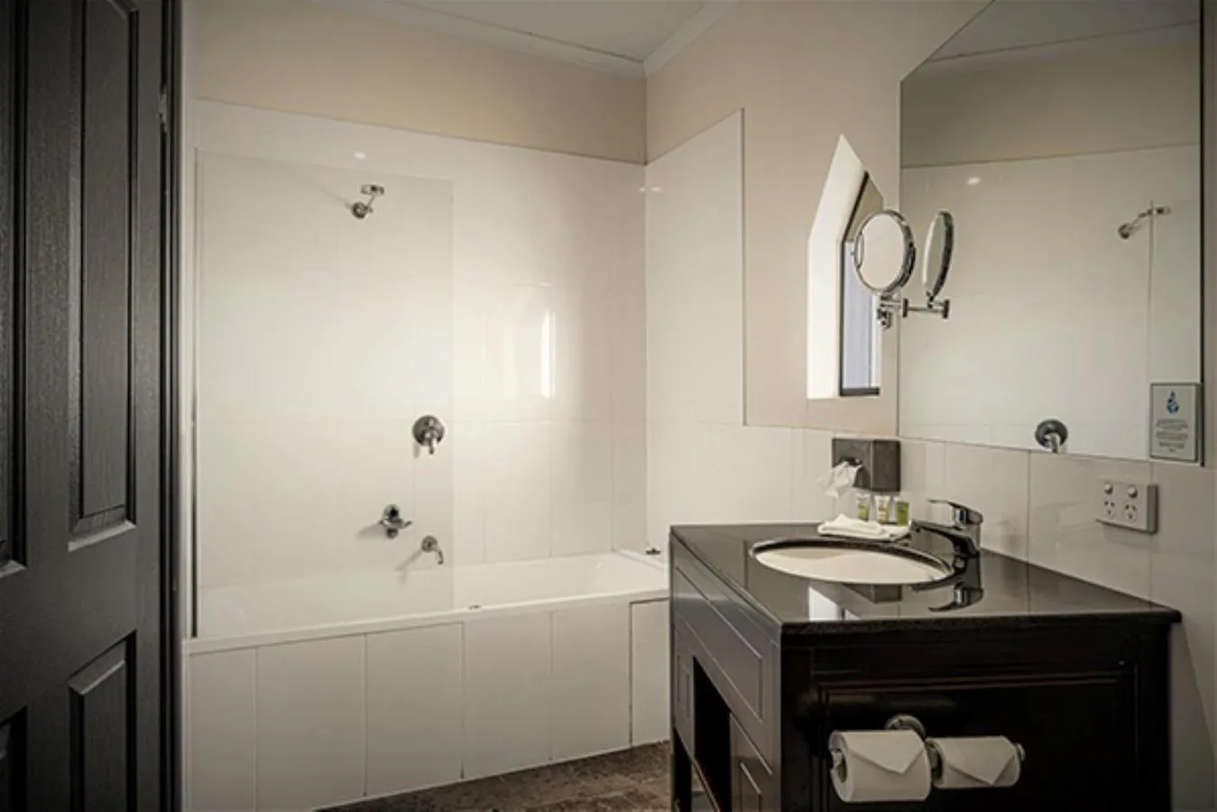 Bathroom in Big4 Kryal Castle Holiday Park Ballarat