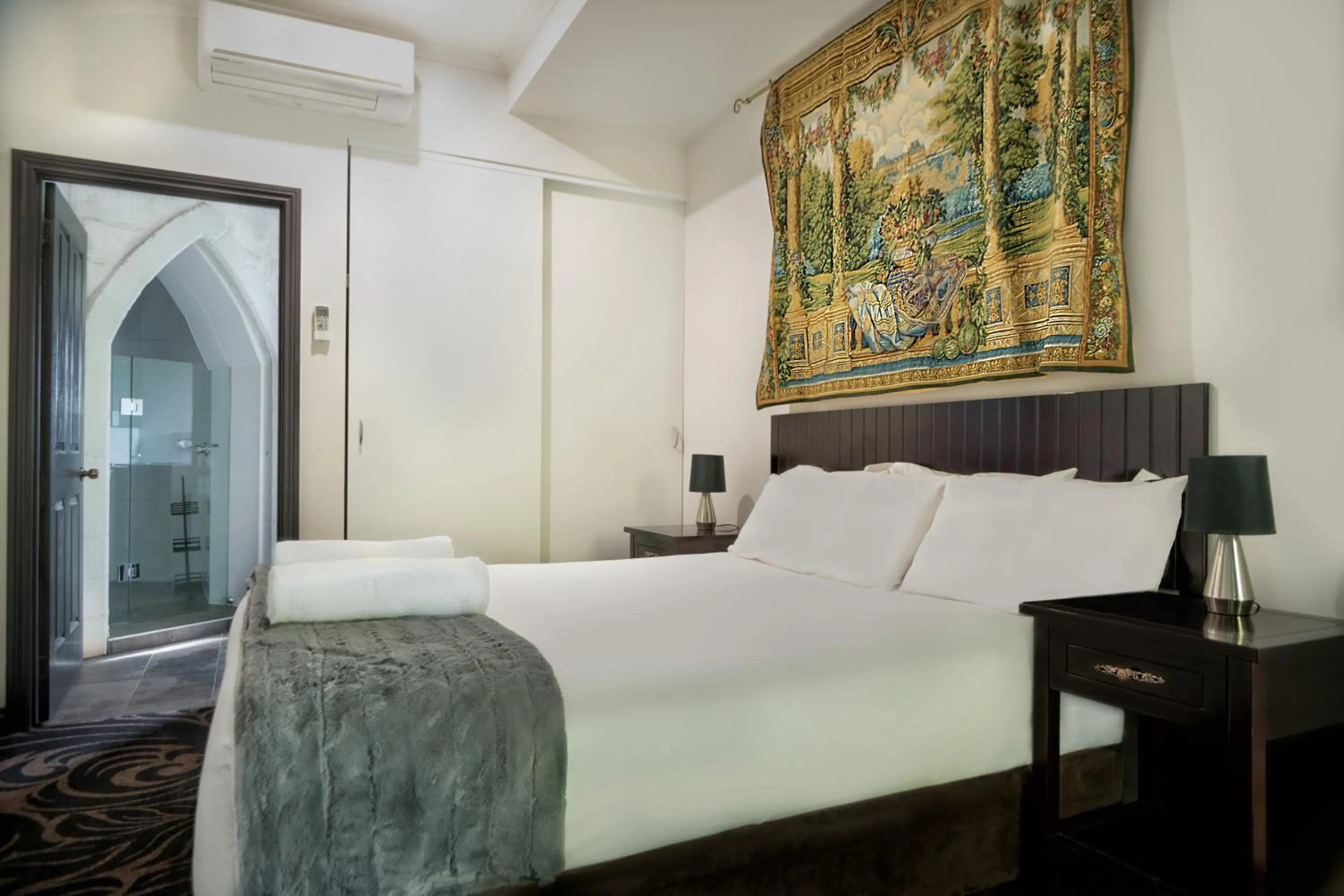 Bed in Big4 Kryal Castle Holiday Park Ballarat