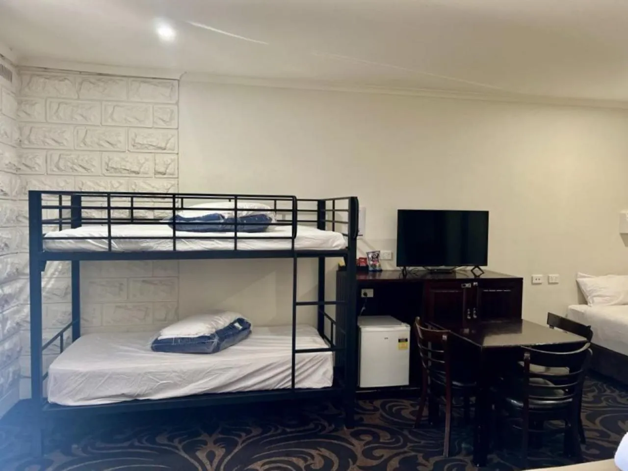 TV and multimedia, Bed in Big4 Kryal Castle Holiday Park Ballarat