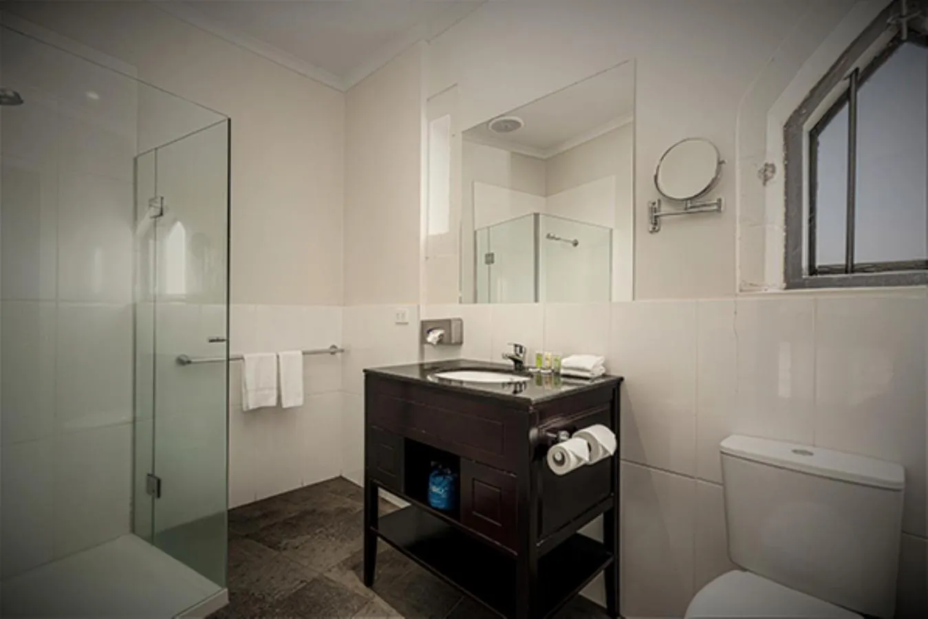 Shower in Big4 Kryal Castle Holiday Park Ballarat