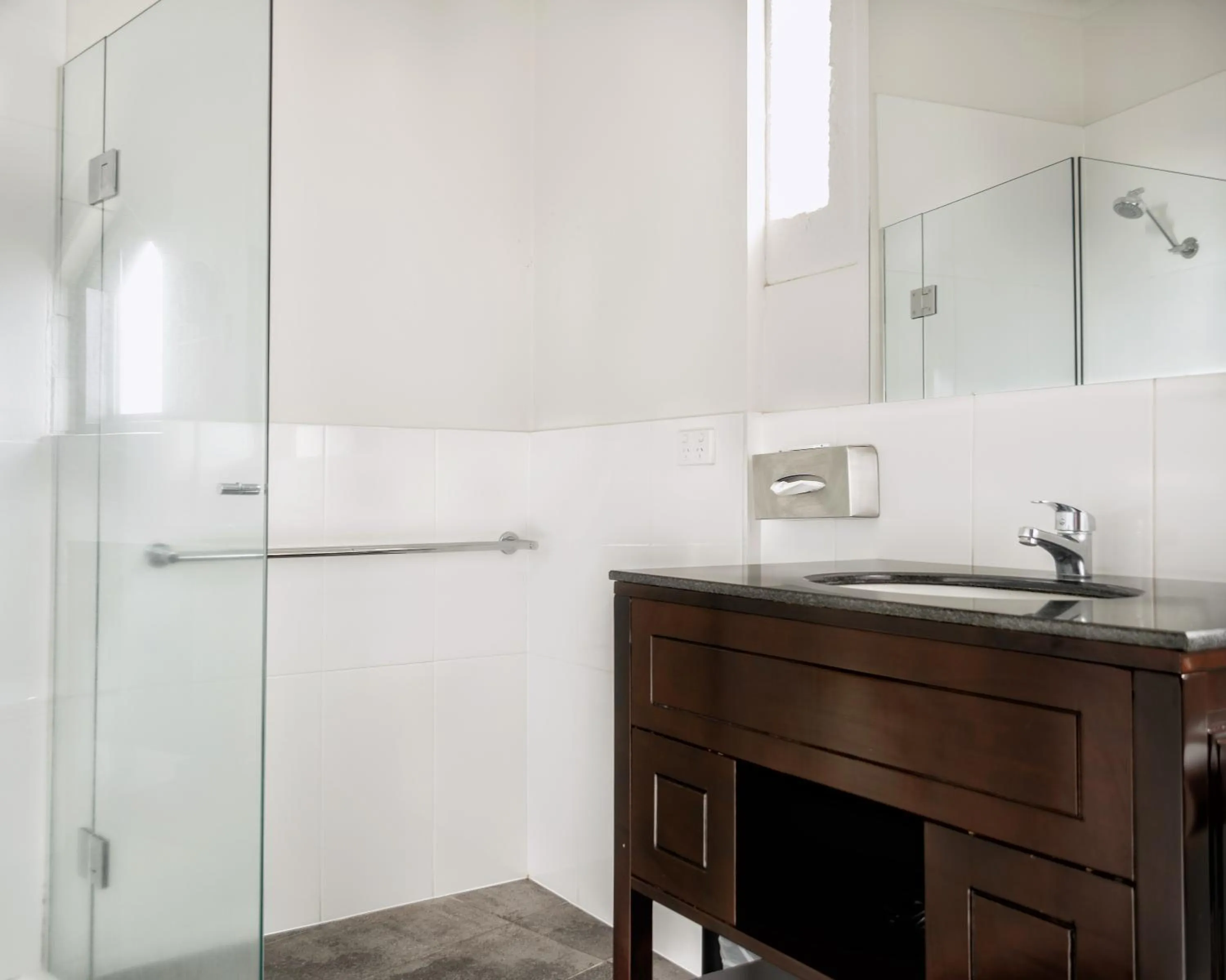 Shower in Big4 Kryal Castle Holiday Park Ballarat