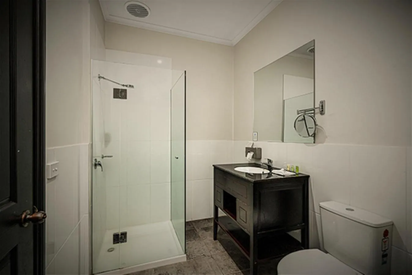 Shower in Big4 Kryal Castle Holiday Park Ballarat