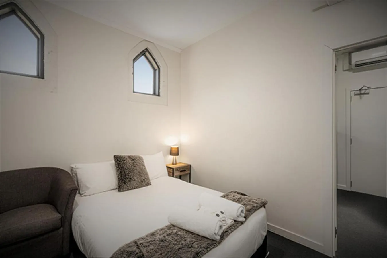 Bed in Big4 Kryal Castle Holiday Park Ballarat