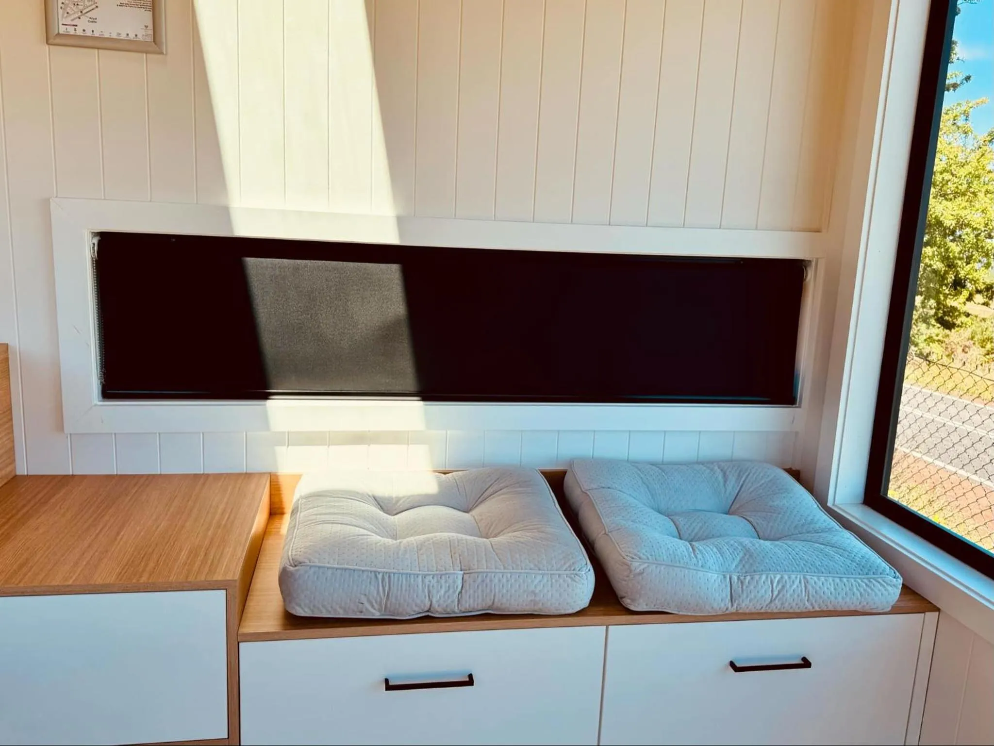 Living room, Bed in Big4 Kryal Castle Holiday Park Ballarat