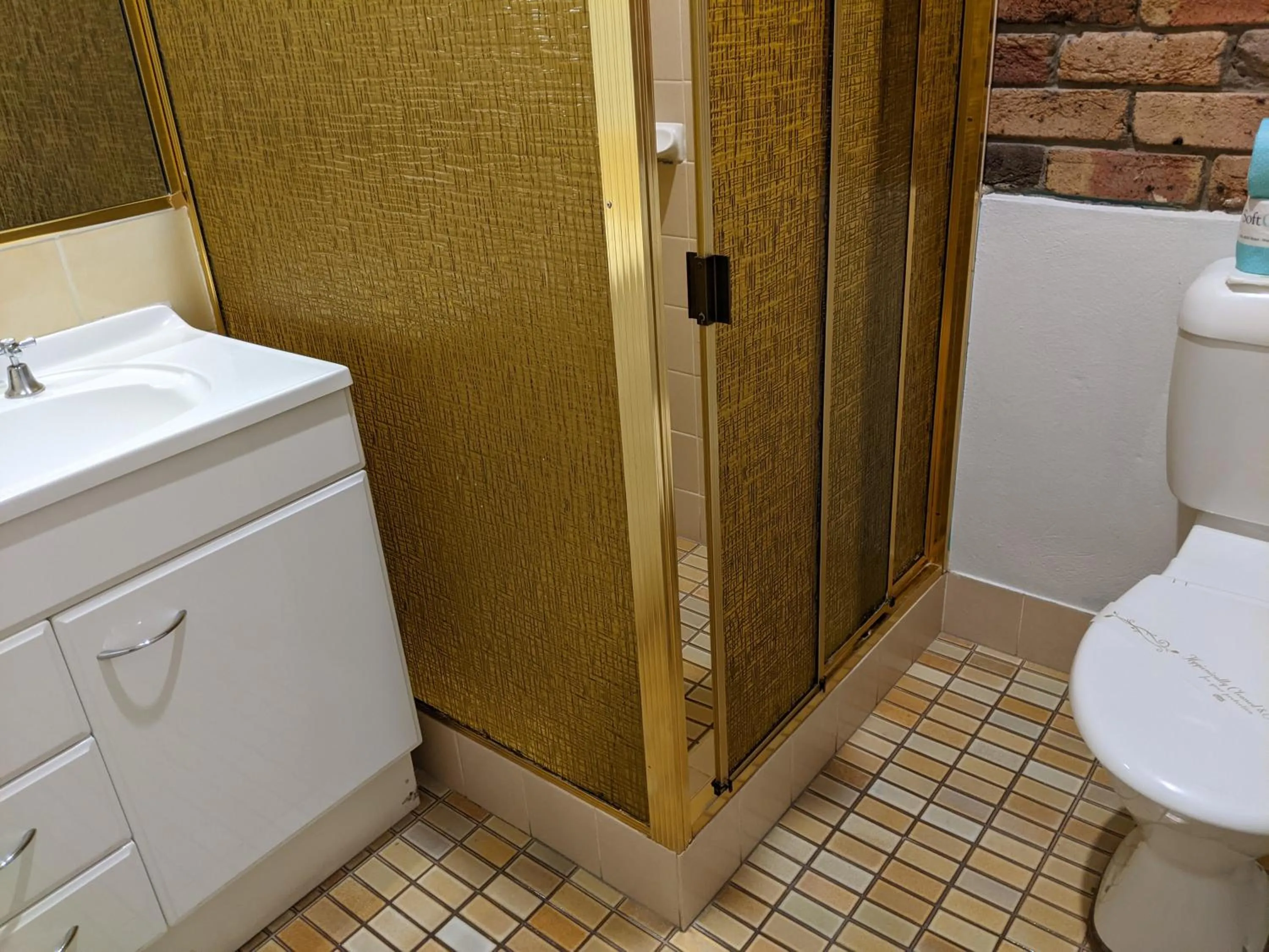 Bathroom in Ettalong Beach Tourist Resort