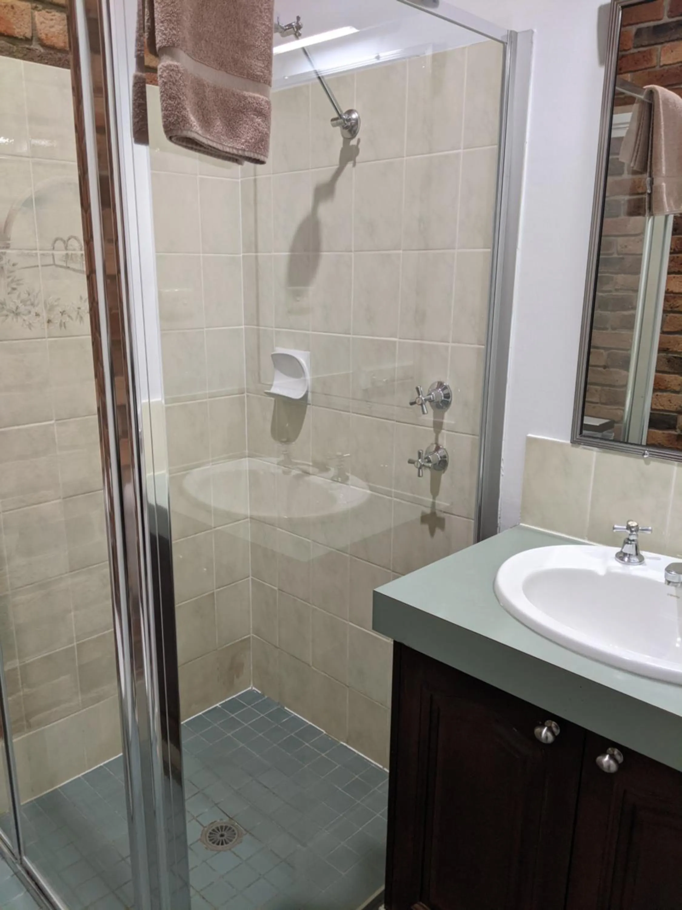 Bathroom in Ettalong Beach Tourist Resort