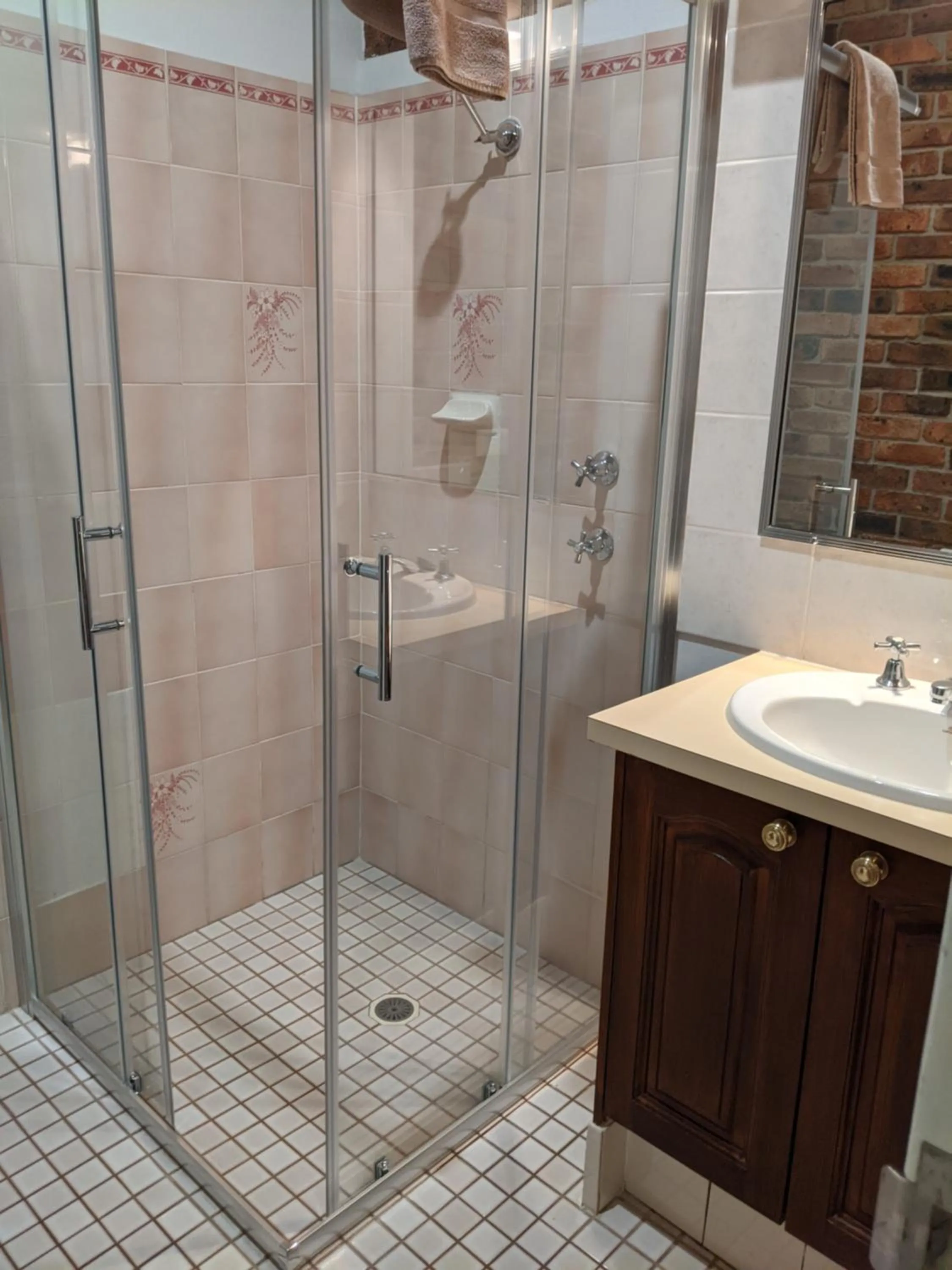 Bathroom in Ettalong Beach Tourist Resort